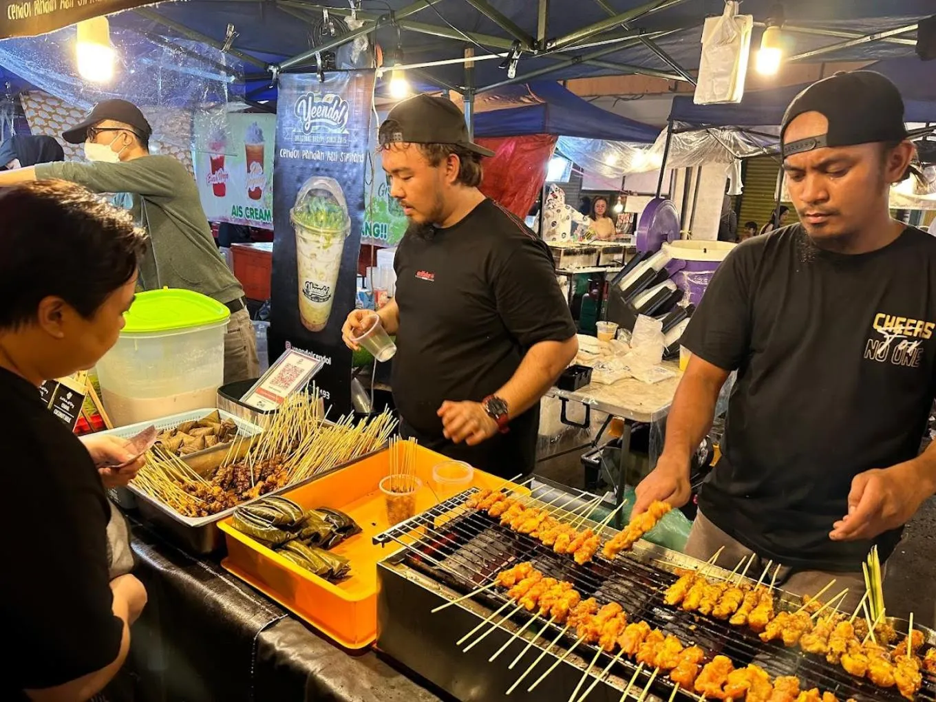 Restaurant/places to eat in Stanton Gaya Hotel