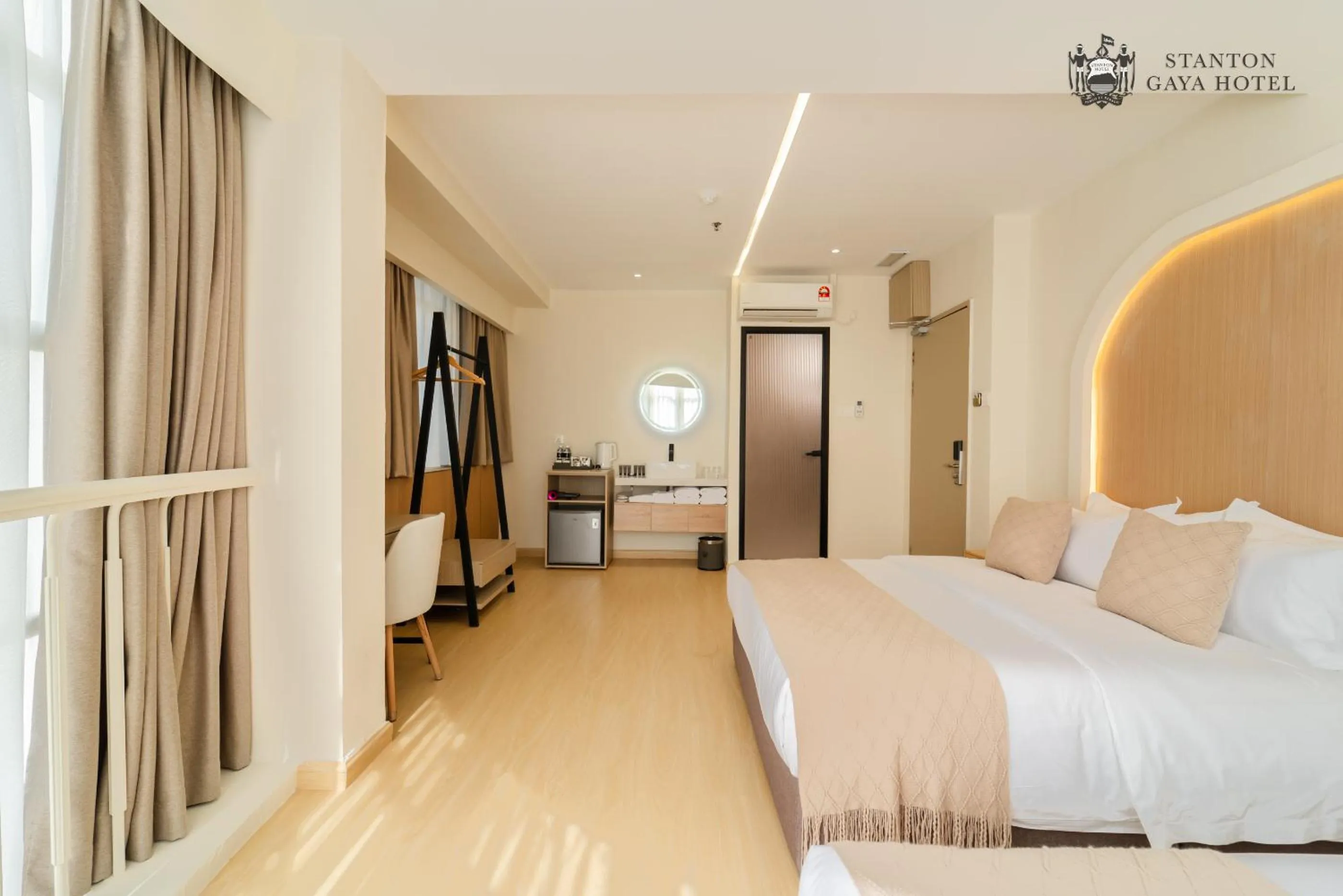 View (from property/room), Bed in Stanton Gaya Hotel