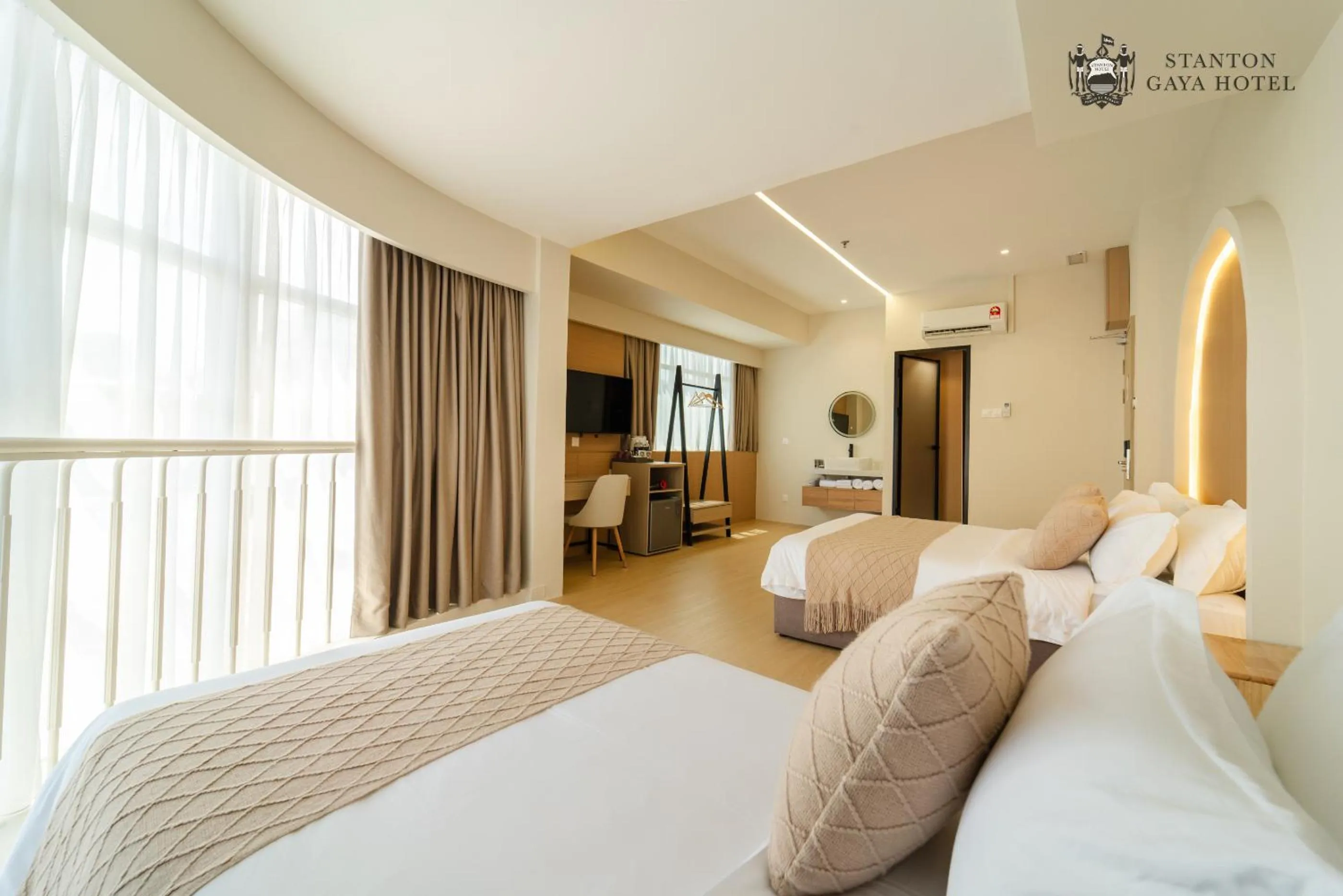 Family, Bed in Stanton Gaya Hotel