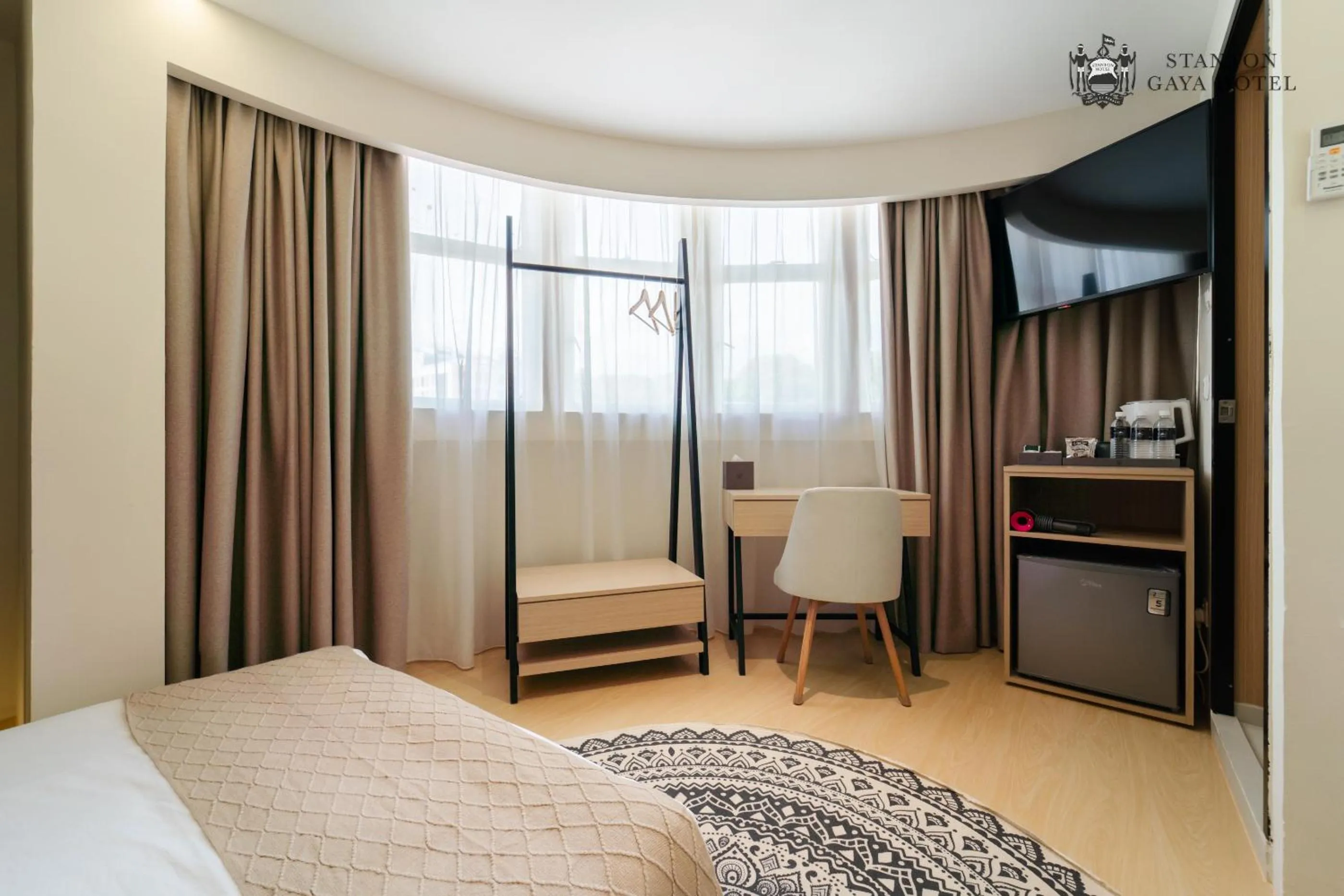 View (from property/room), Bed in Stanton Gaya Hotel