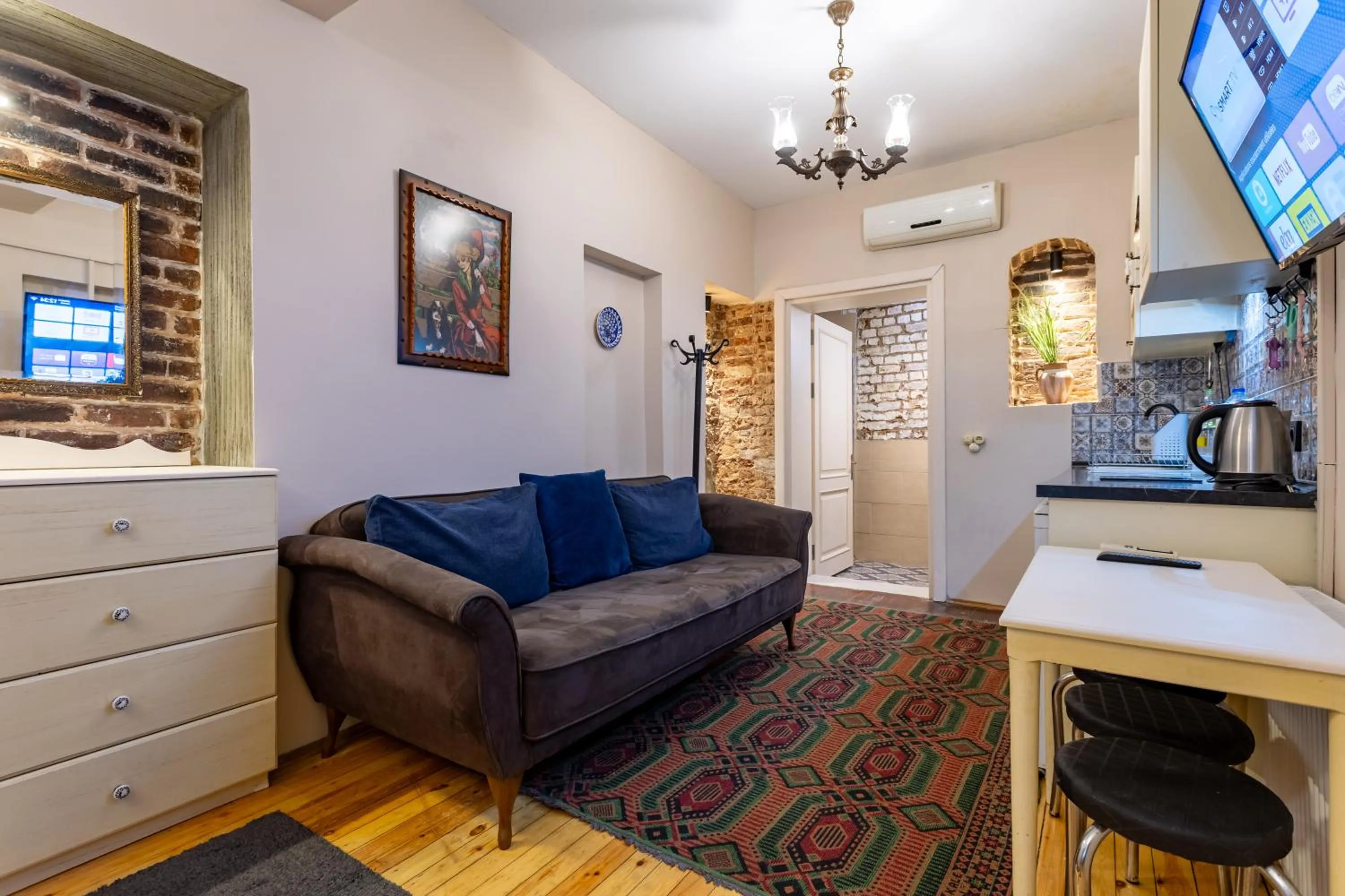 Seating area in Ali Pasha Apartment