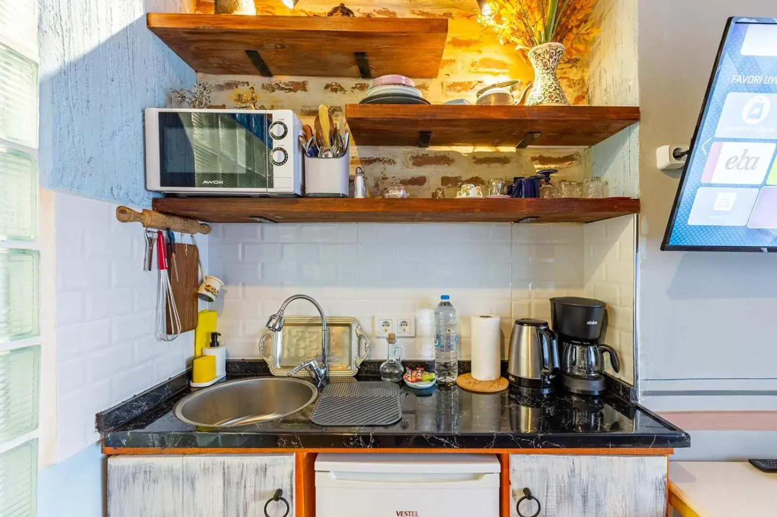 Budget Double Room in Ali Pasha Apartment Budget Double Room in Ali Pasha Apartment