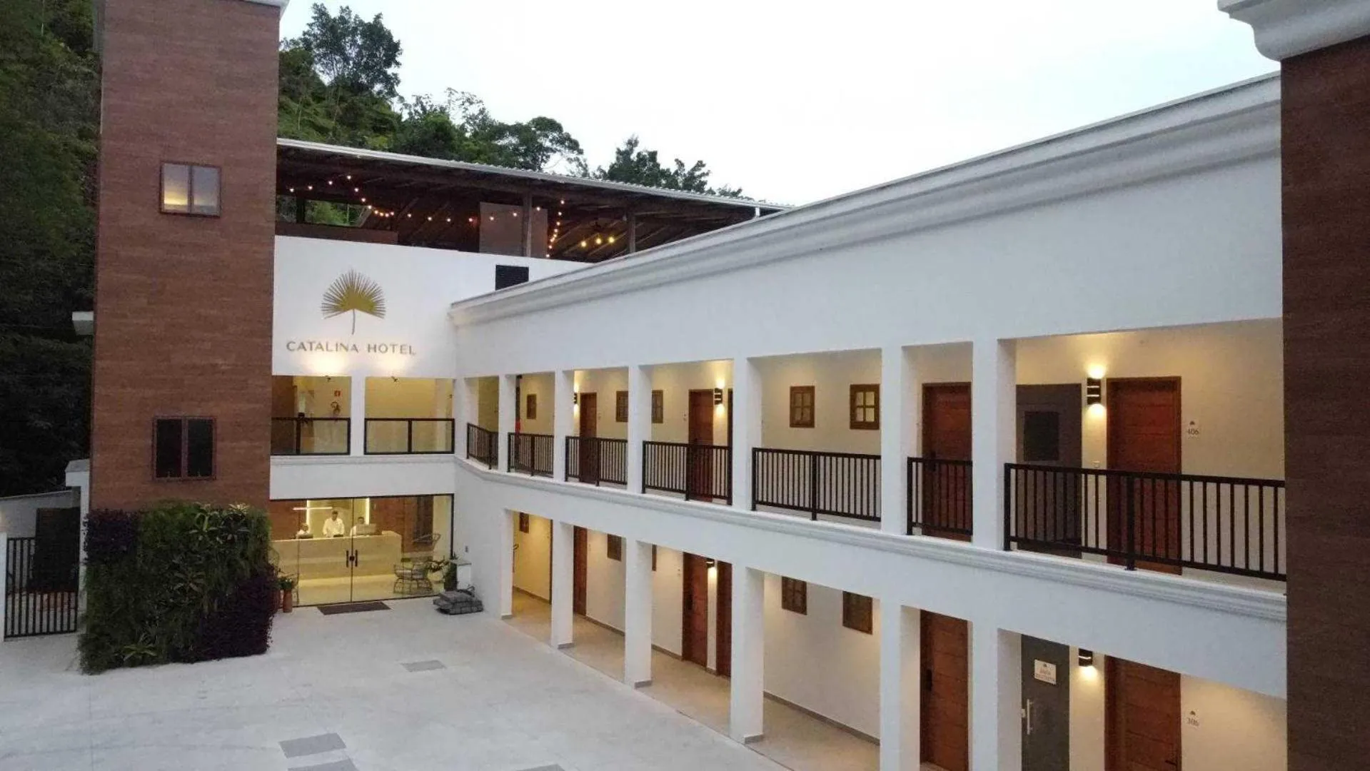 Facade/entrance in Catalina Hotel