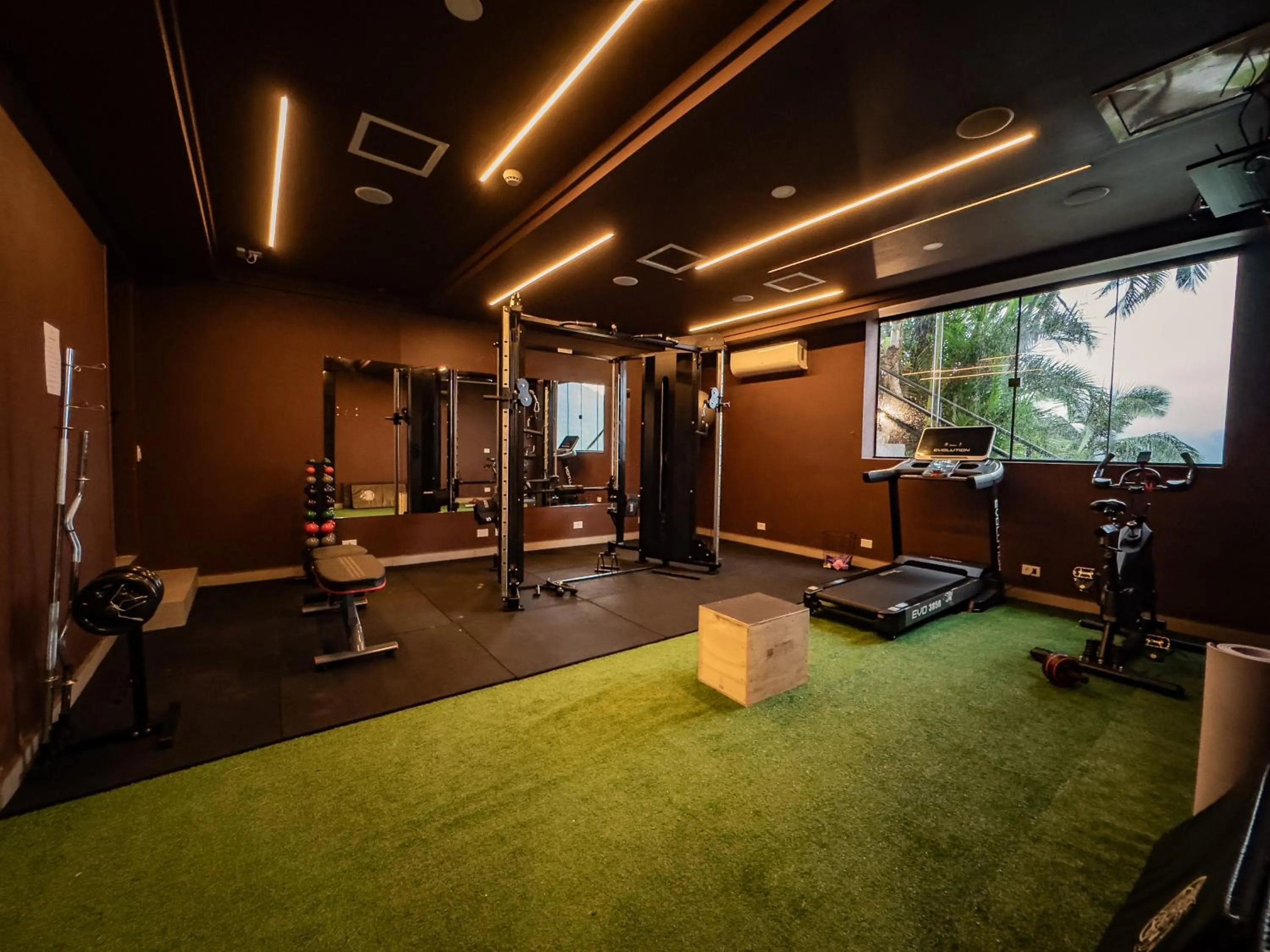 Fitness centre/facilities in Catalina Hotel