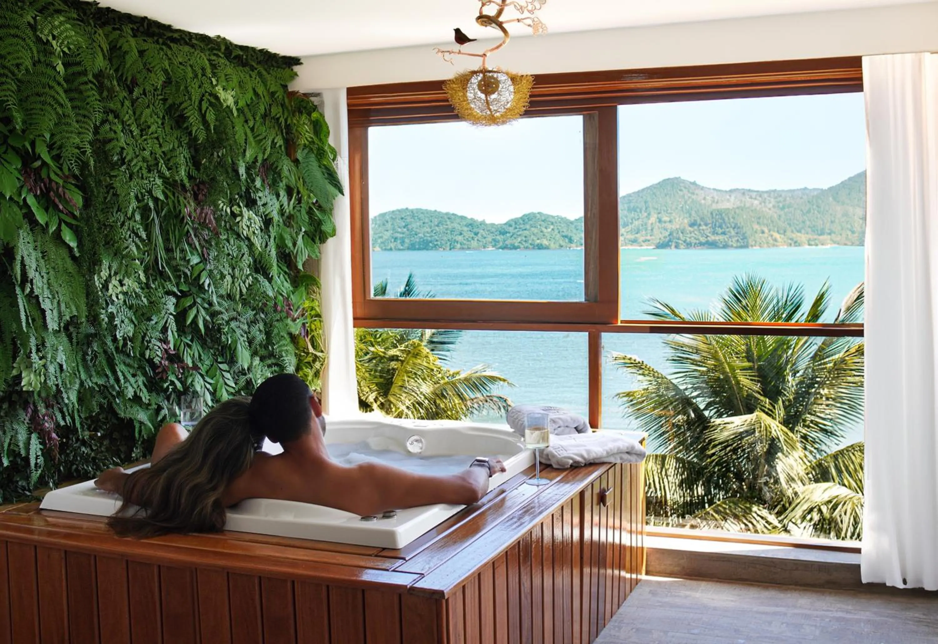 Hot Tub in Catalina Hotel