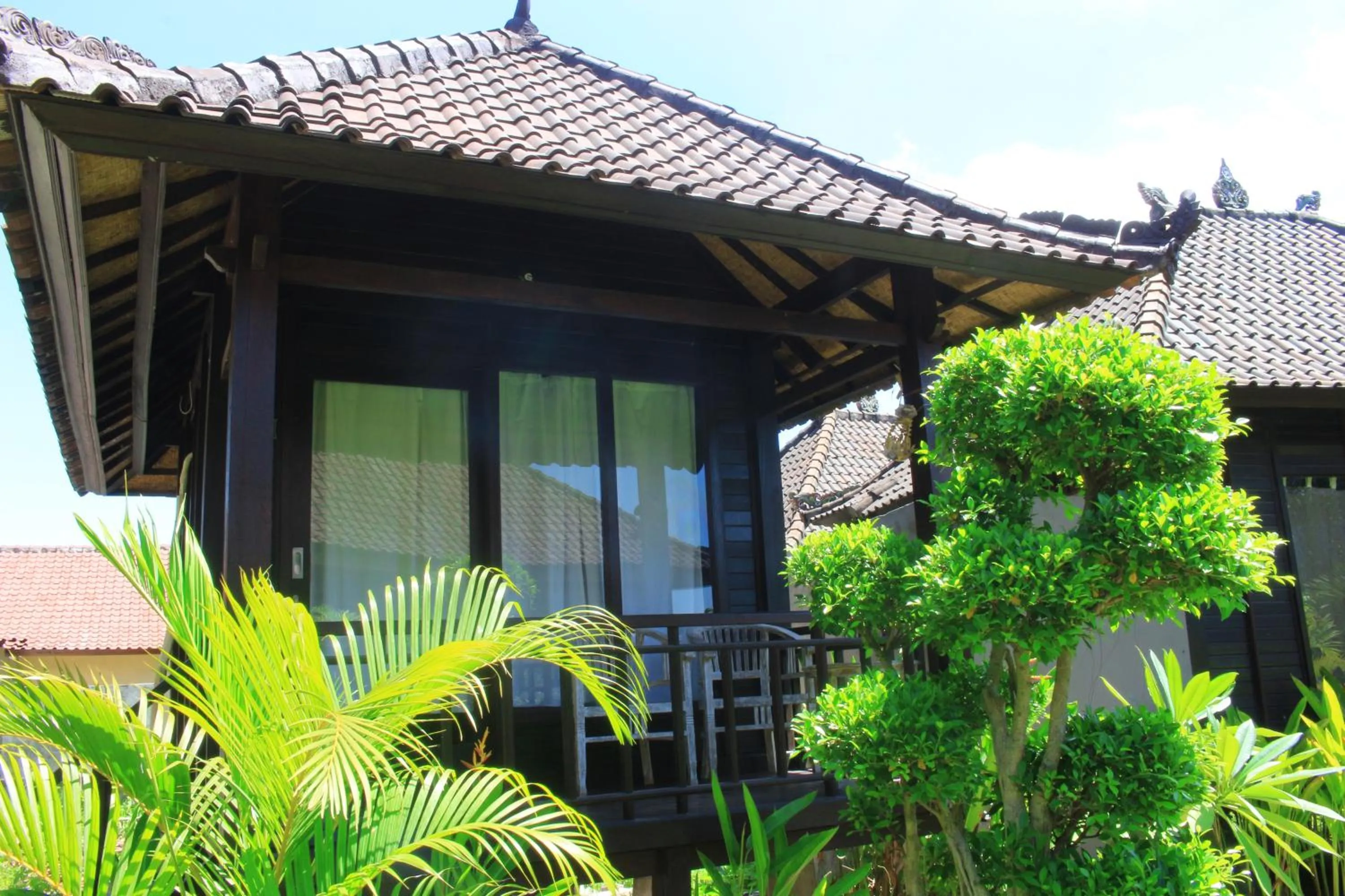 Property building in Sunrise Ocean Hut's Lembongan