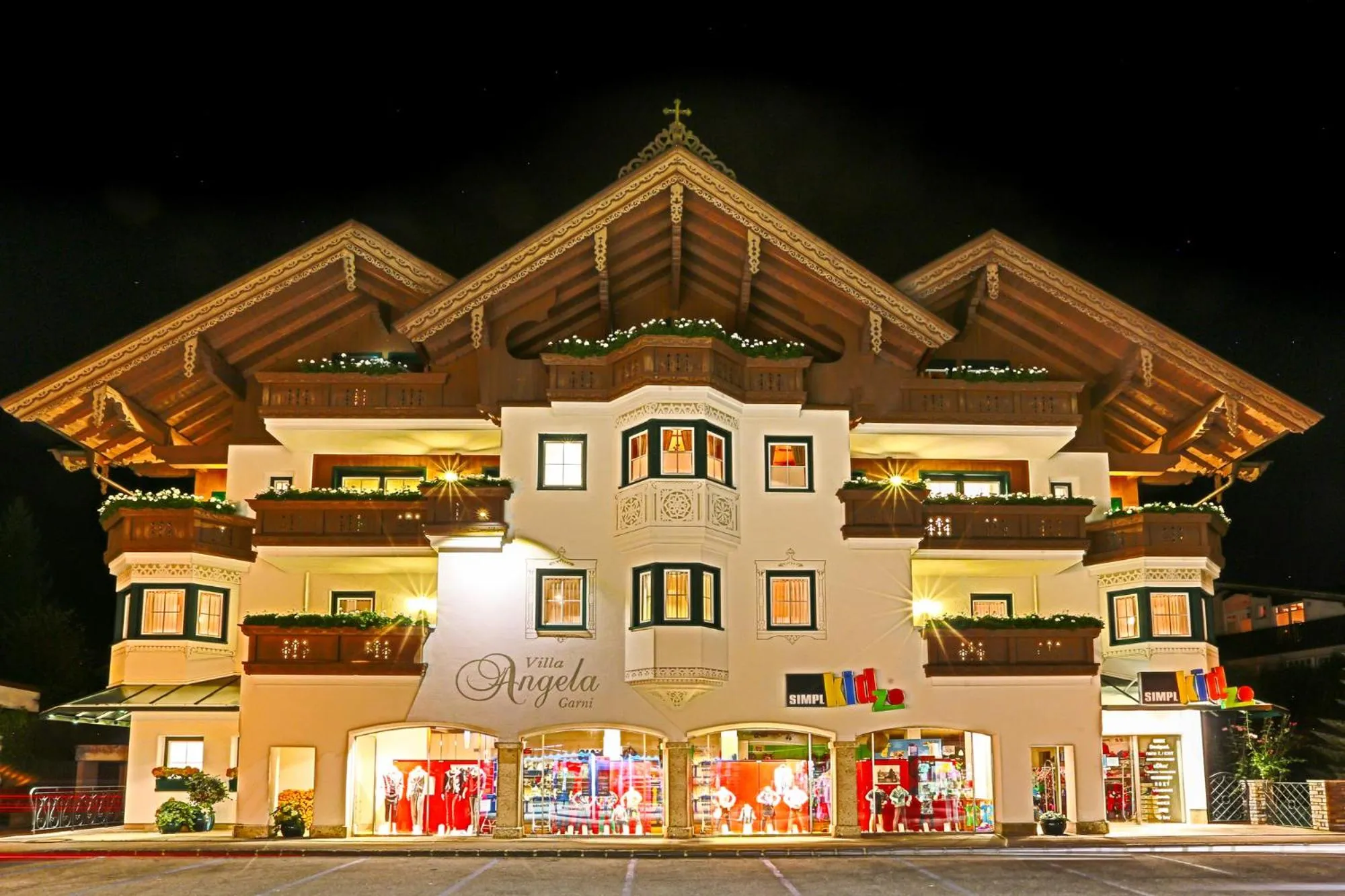 Property building in Villa Angela