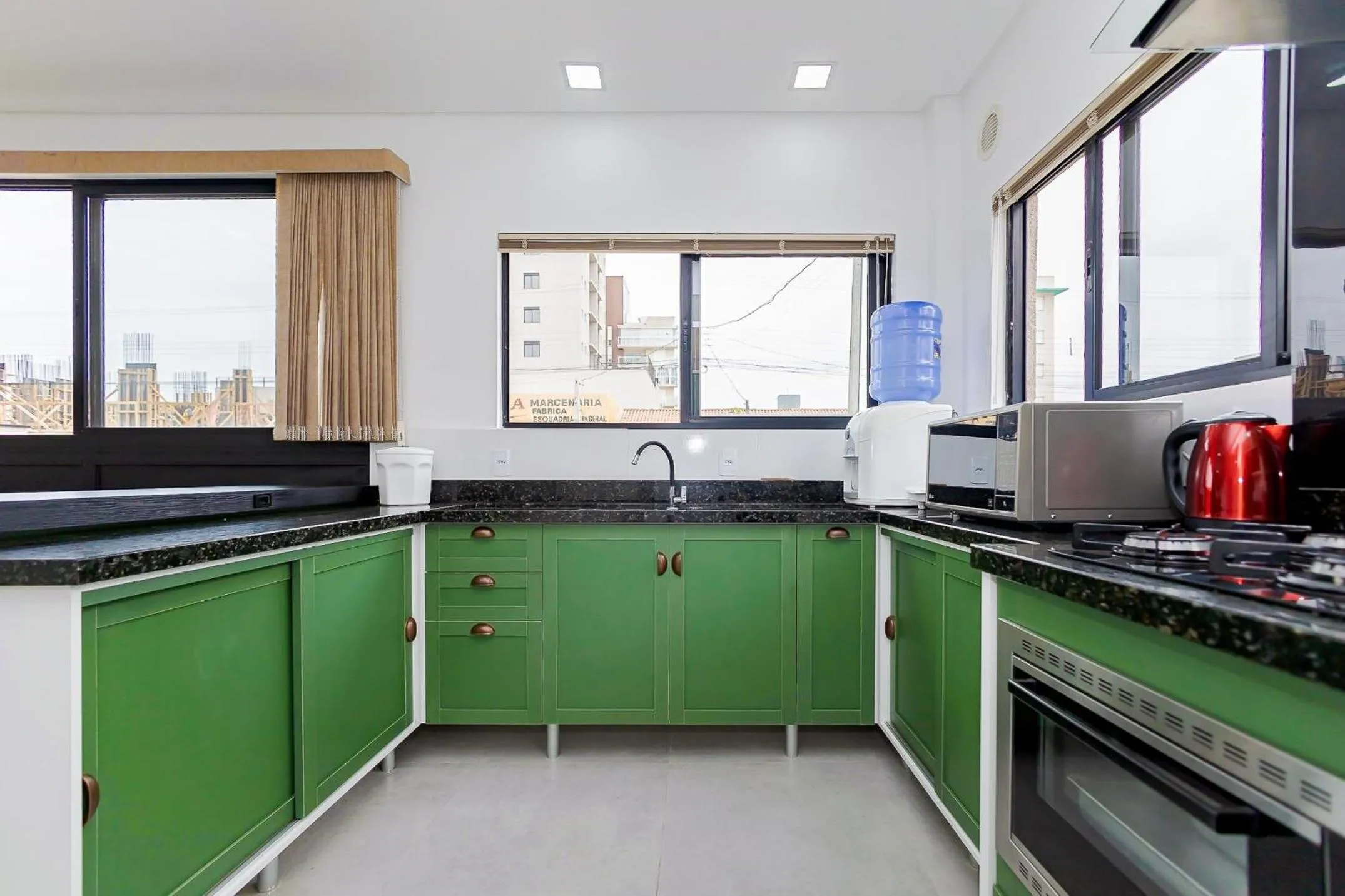 Kitchen or kitchenette in 150m da praia em um fantástico edifício em Balneário Piçarras