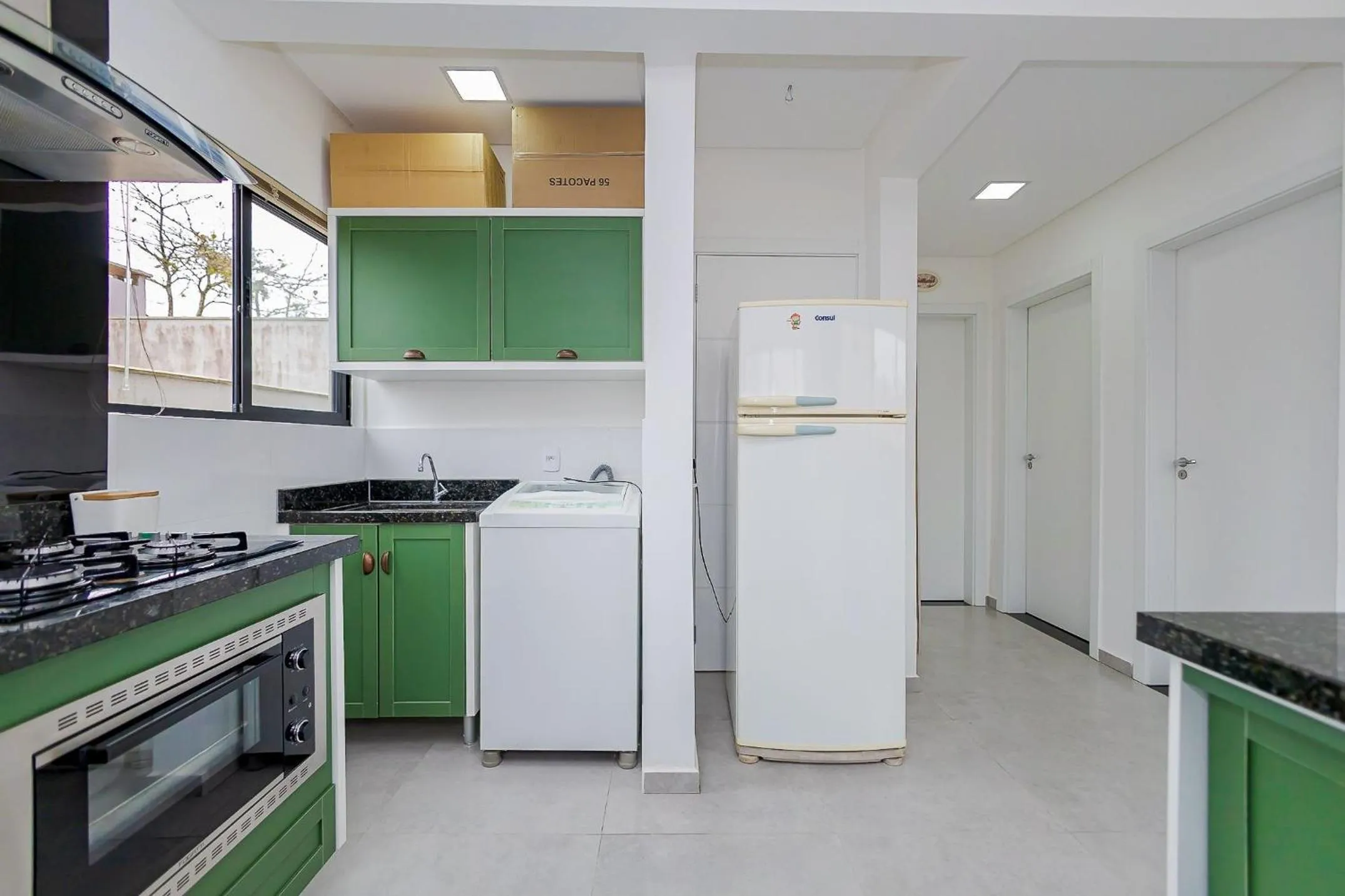 Kitchen or kitchenette in 150m da praia em um fantástico edifício em Balneário Piçarras