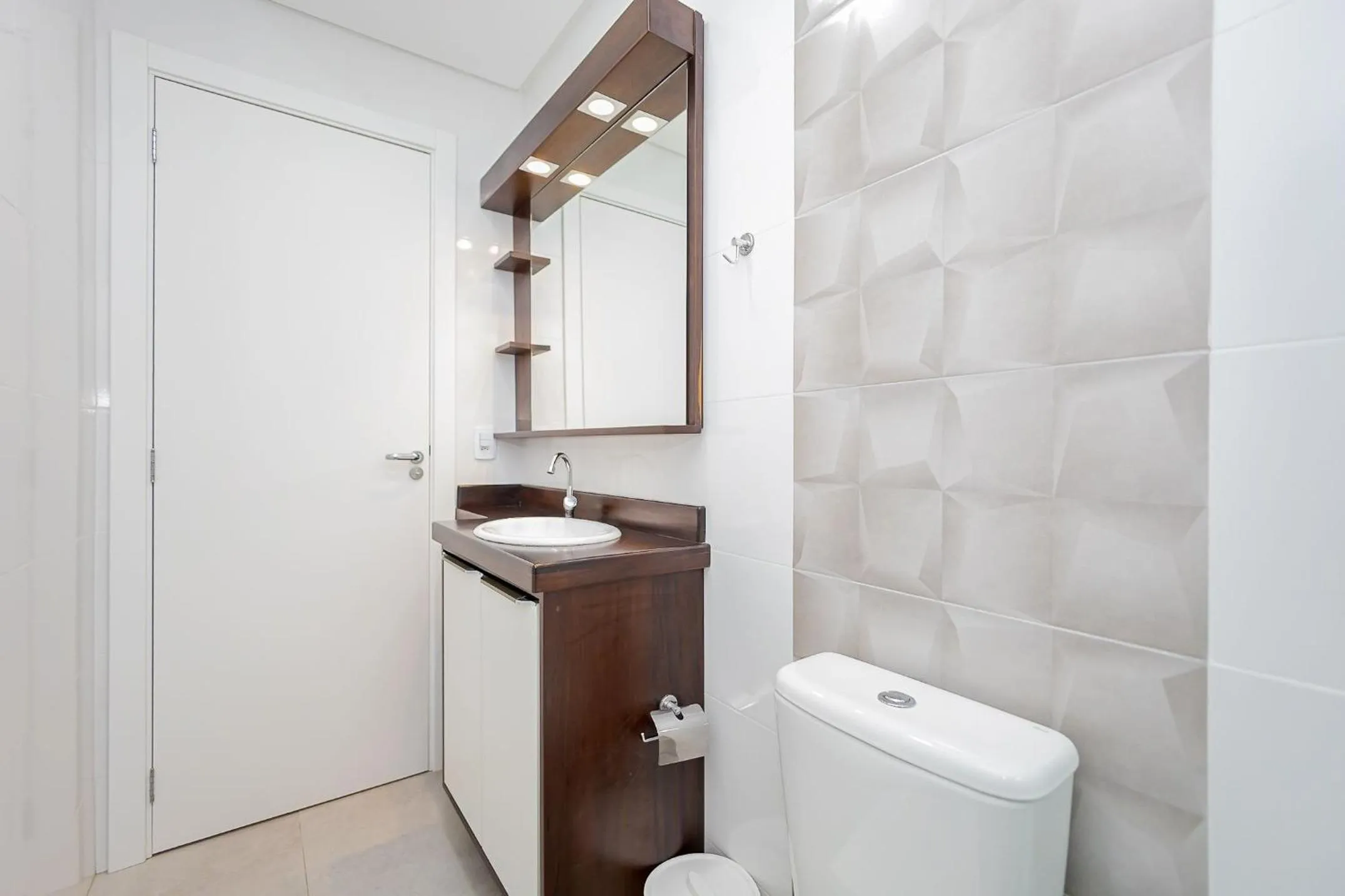 Toilet in 150m da praia em um fantástico edifício em Balneário Piçarras