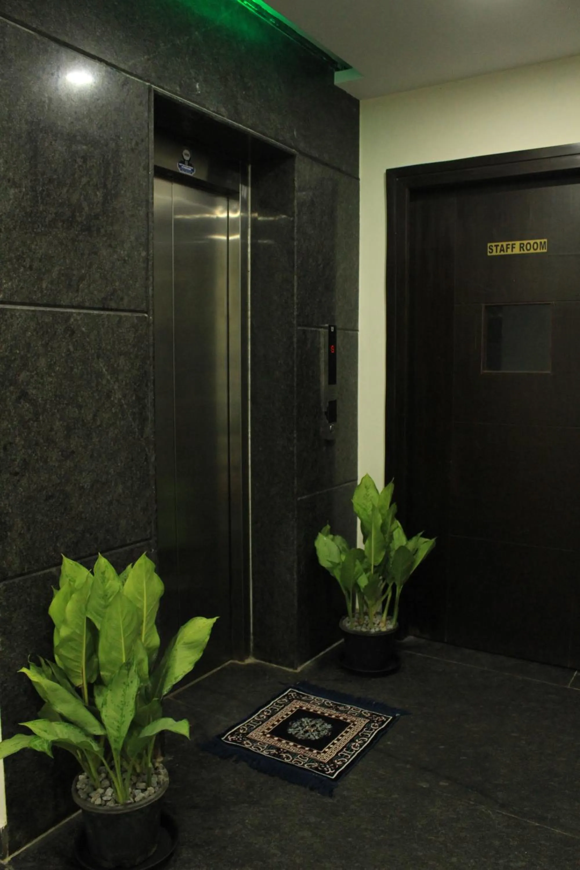 S M RESIDENCY HOTEL