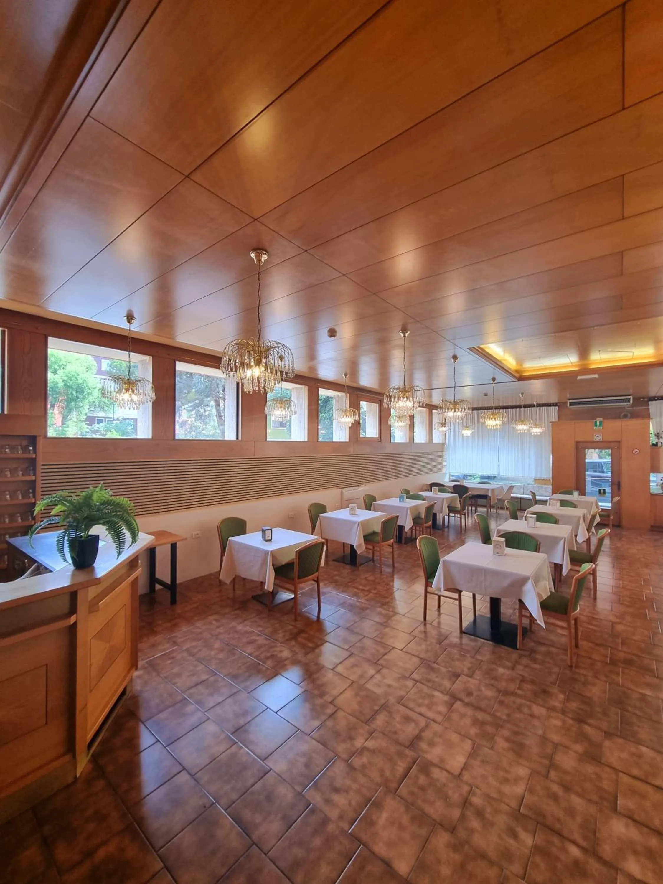 Restaurant/places to eat in Camelia Rooms Venice Guesthouse