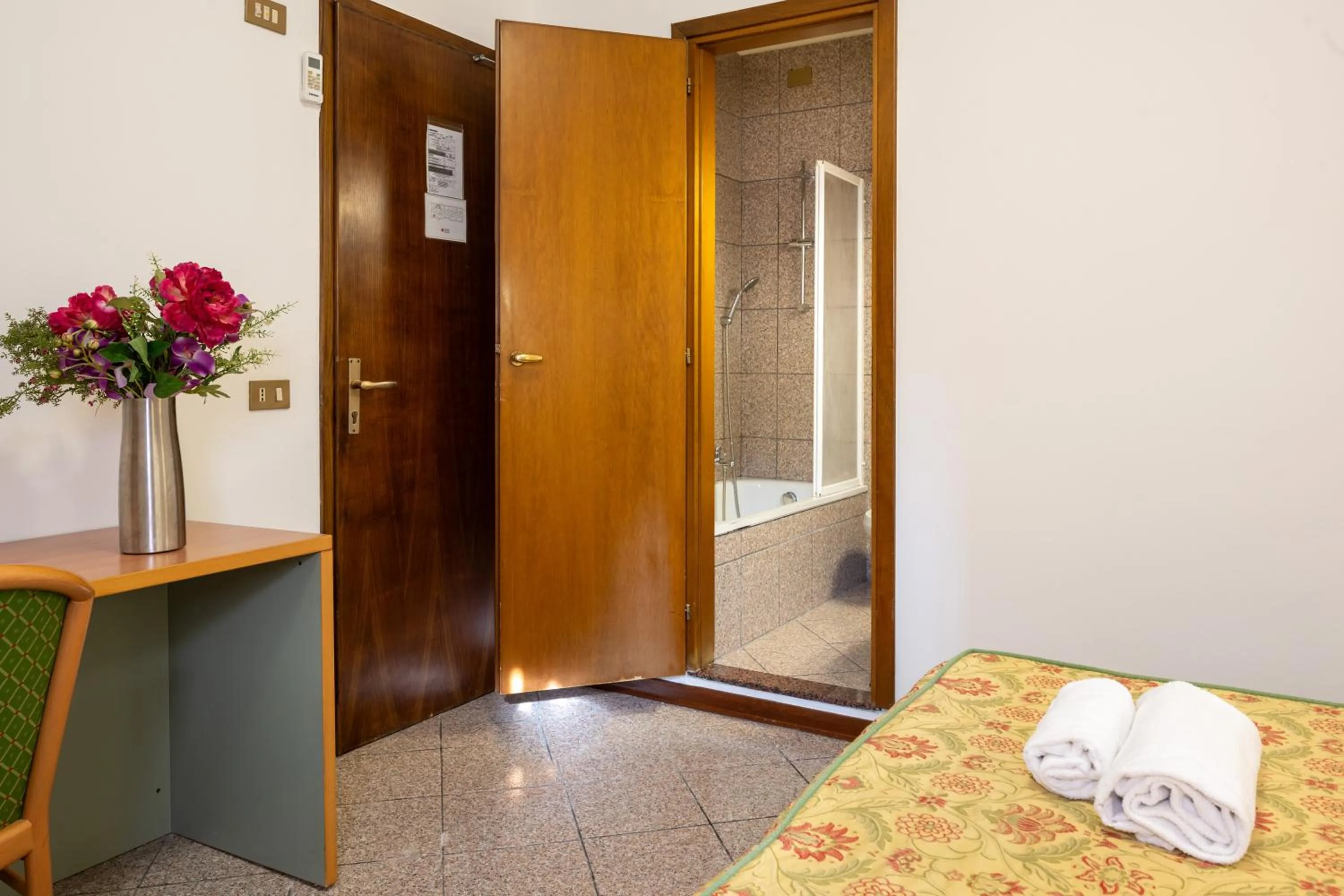 Photo of the whole room, Bed in Camelia Rooms Venice Guesthouse