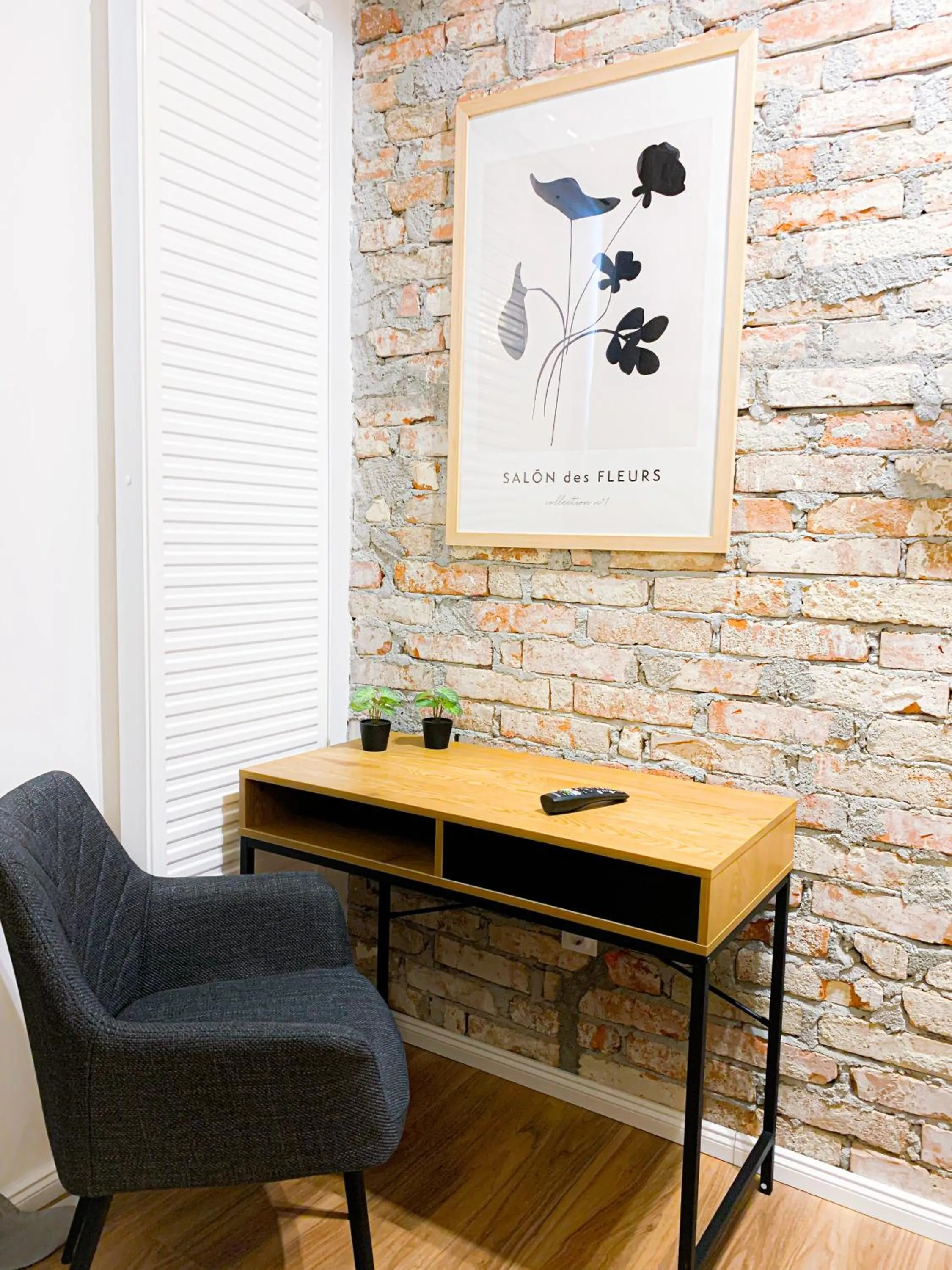 Chic Urbana: 140sqm 5-Bedroom Downtown Gem
