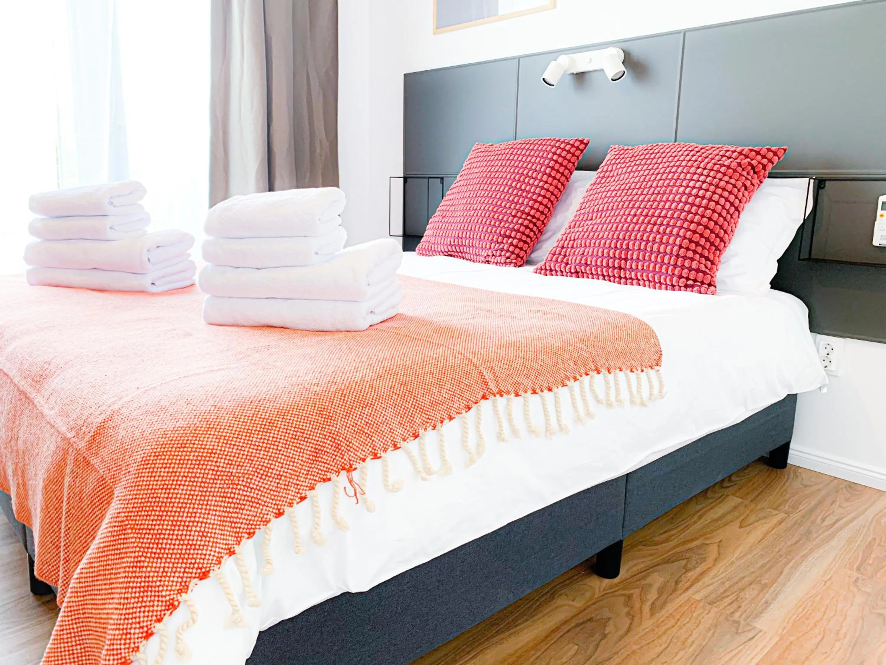 Bed in Chic Urbana: 140sqm 5-Bedroom Downtown Gem
