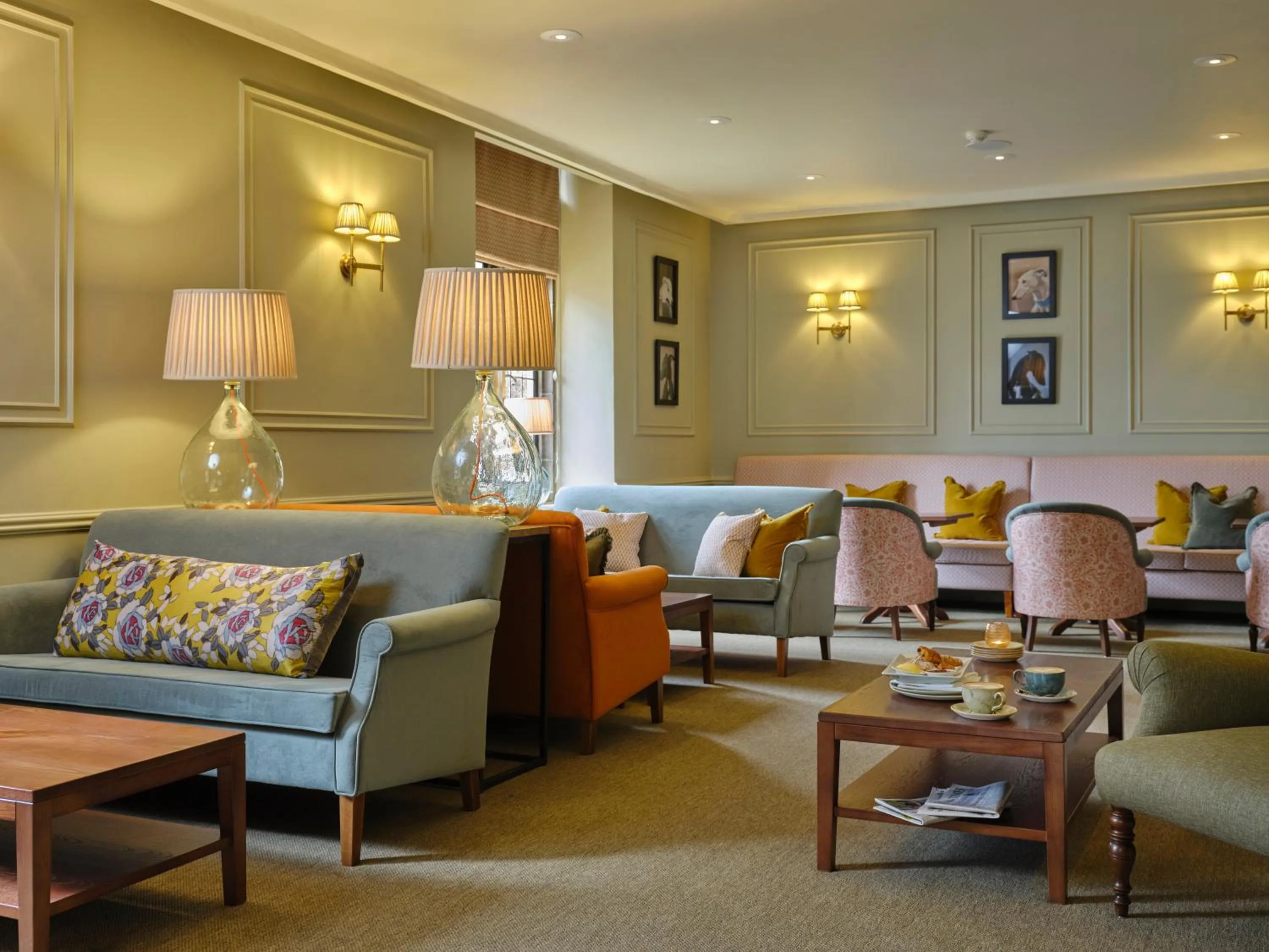 Lounge or bar in Castle Hotel