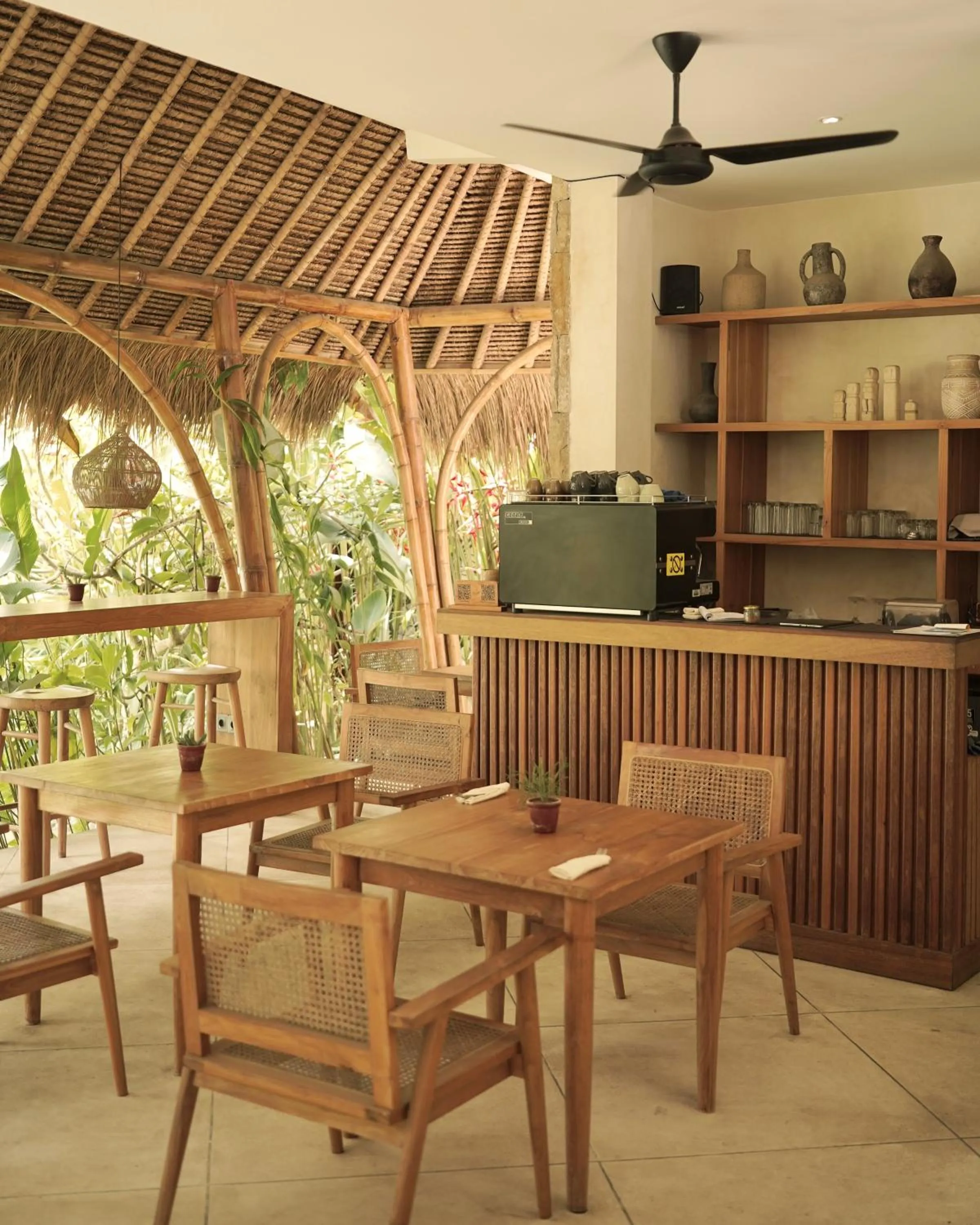 Restaurant/places to eat in Reset Lombok Hotel