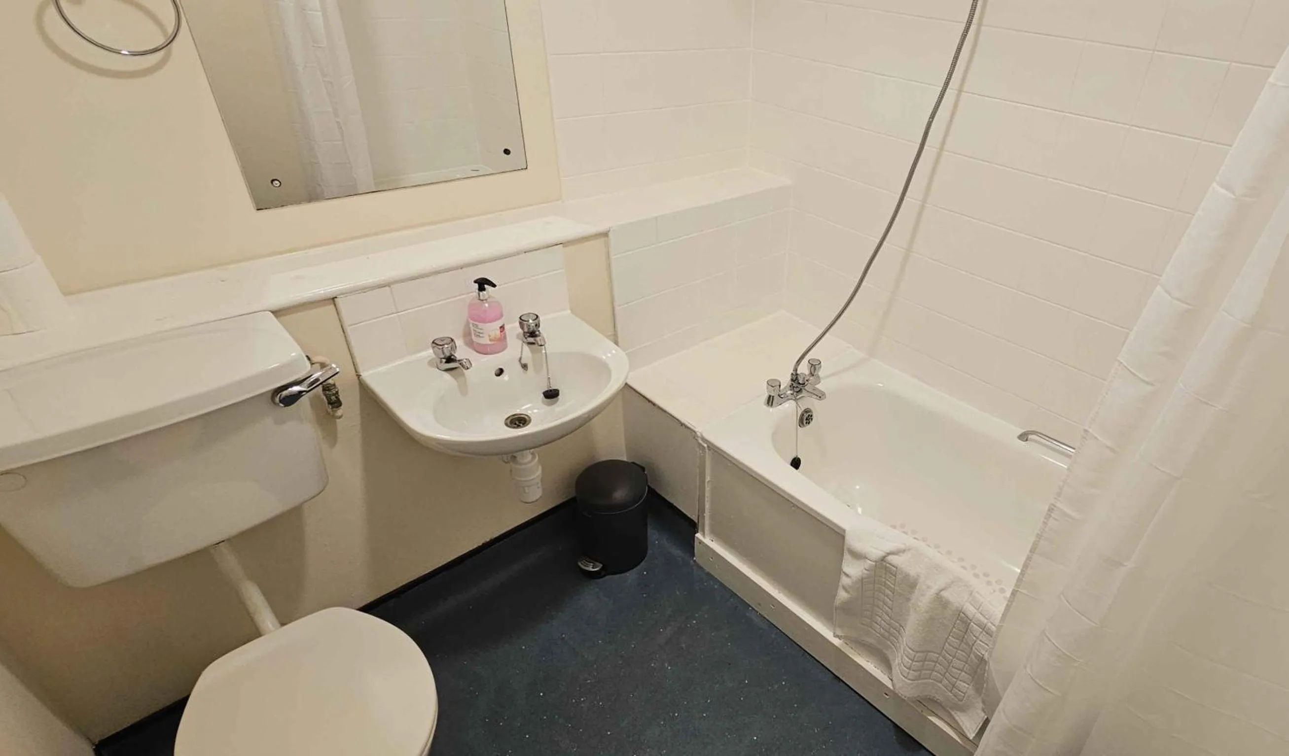 Shower in Plas Bellin Hall