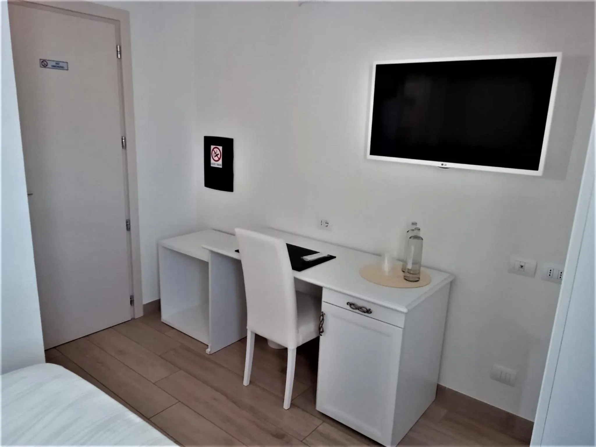 TV and multimedia in Princier Fine Resort & SPA