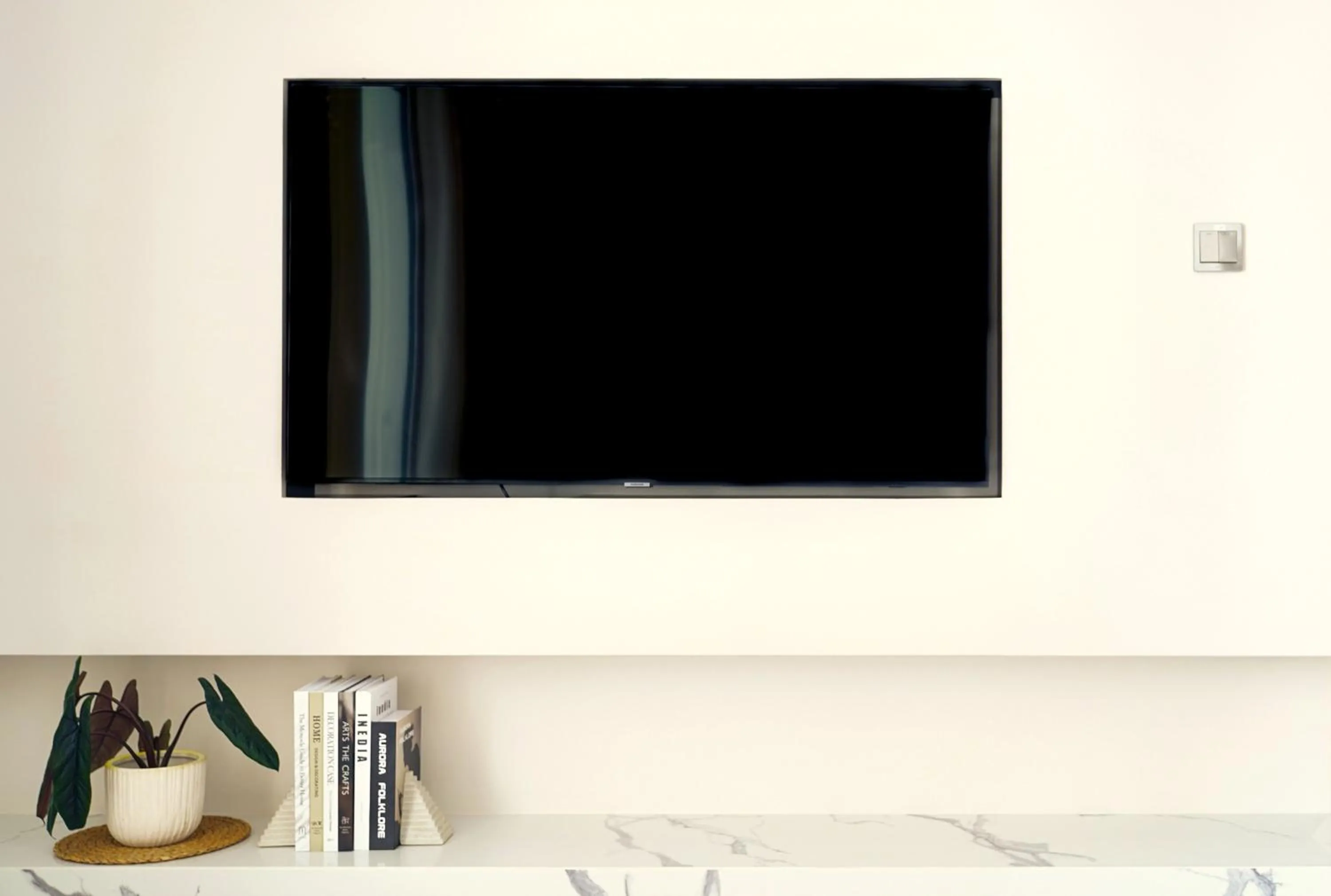 TV and multimedia in Velea at Rose Apple Square