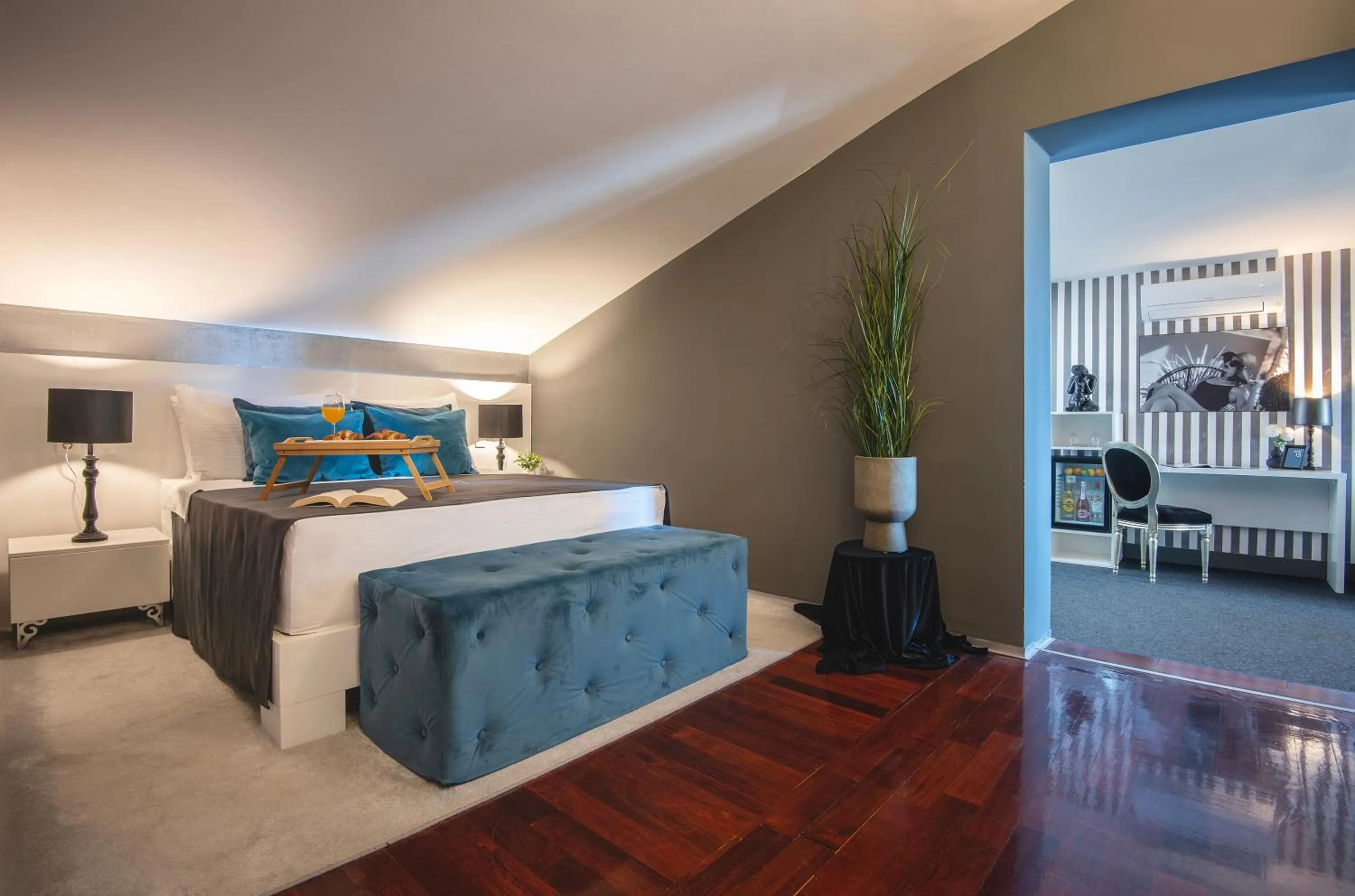 Pool view, Bed in Boutique Hotel Chevalier by Bura Hotels - Adults Only