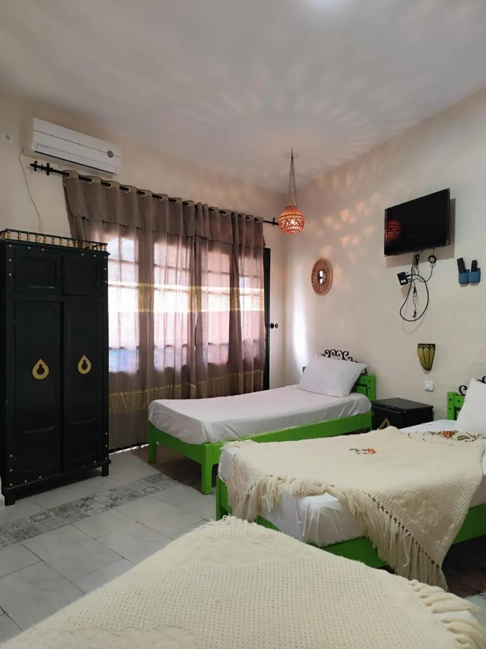 Bedroom, Bed in Hôtel Ayachi