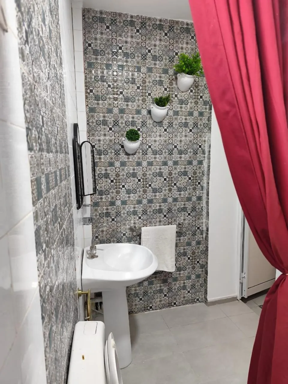 Toilet in Hôtel Ayachi