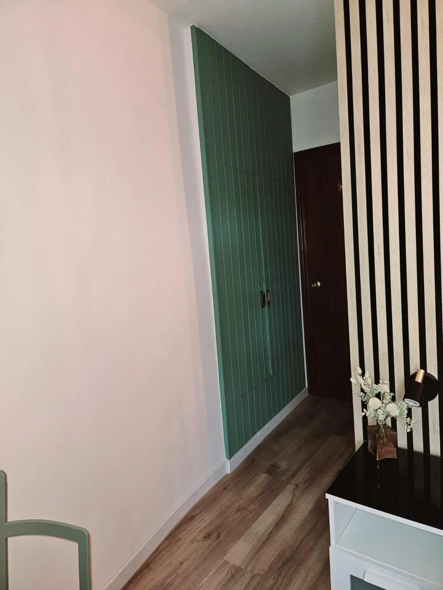 wardrobe in Alcamim Guesthouse