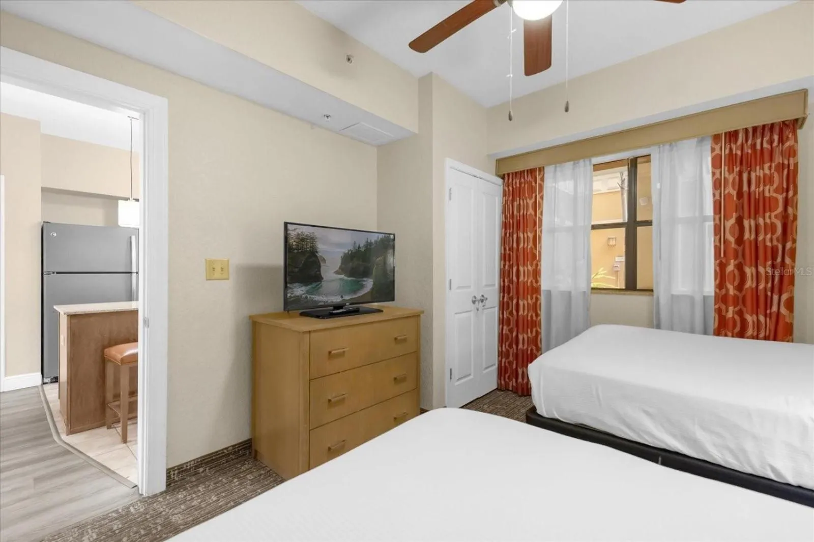 Bed in Cozy Orlando Resort Condo 4Mi from Disney