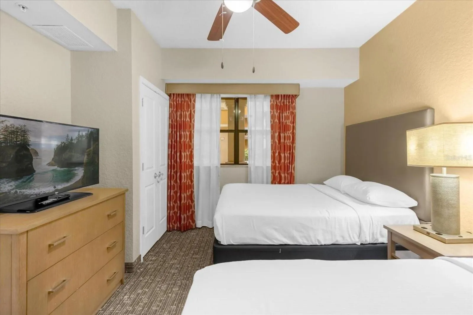 Bed in Cozy Orlando Resort Condo 4Mi from Disney