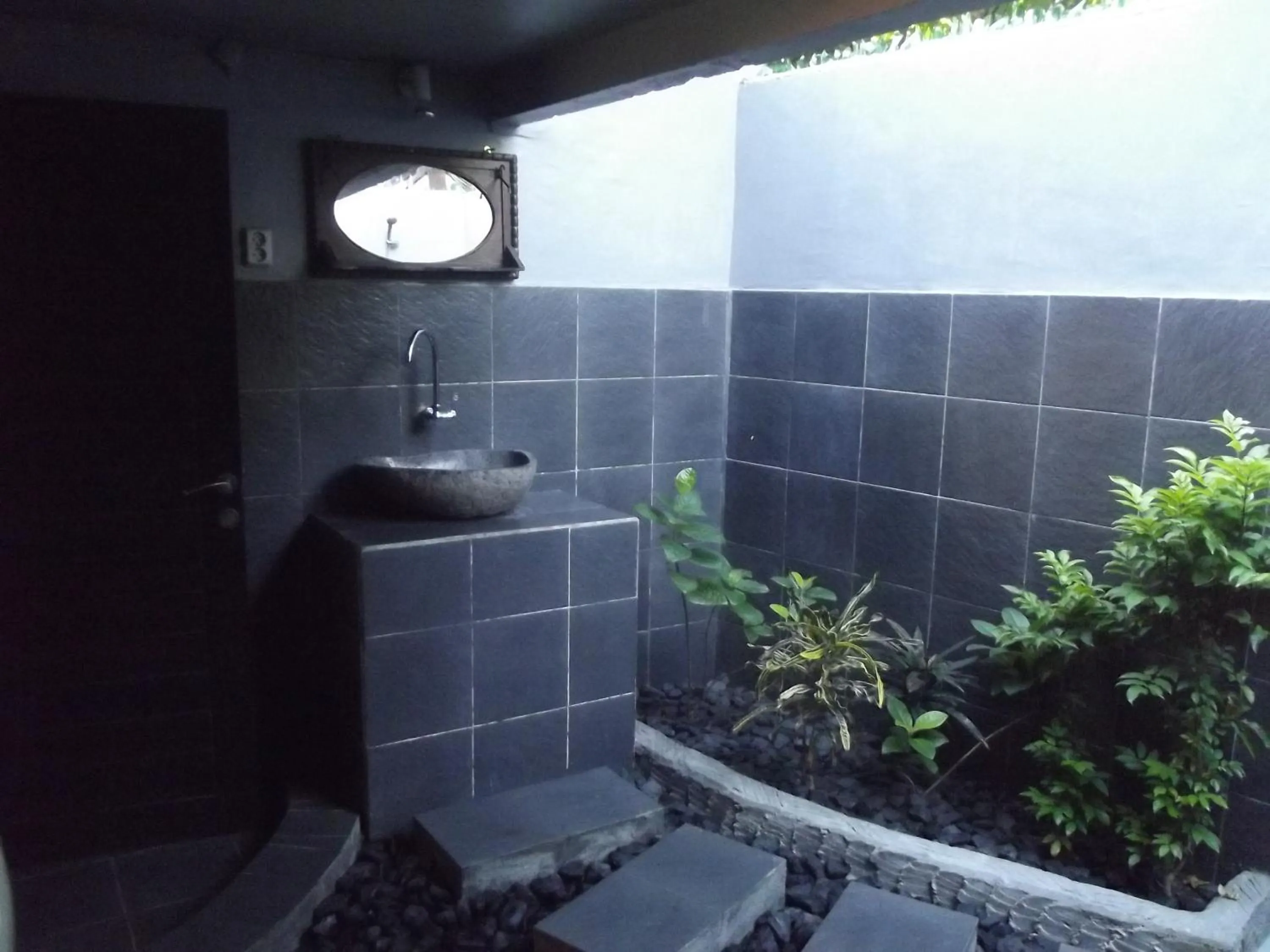 Bathroom in Gili Flush Harmony
