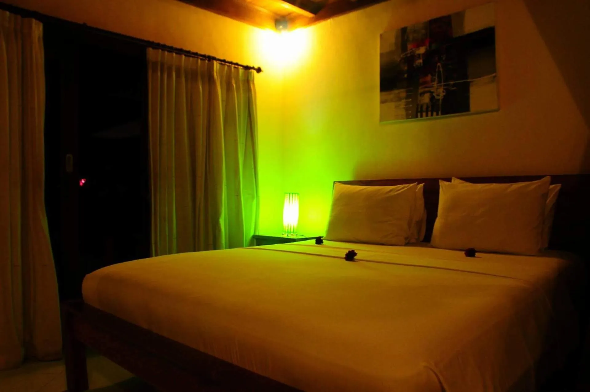 Bed in Gili Flush Harmony