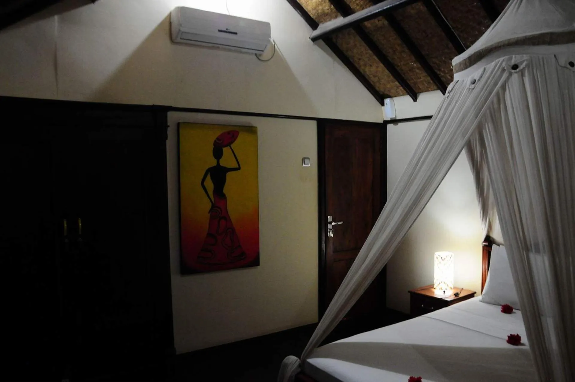 Bed in Gili Flush Harmony