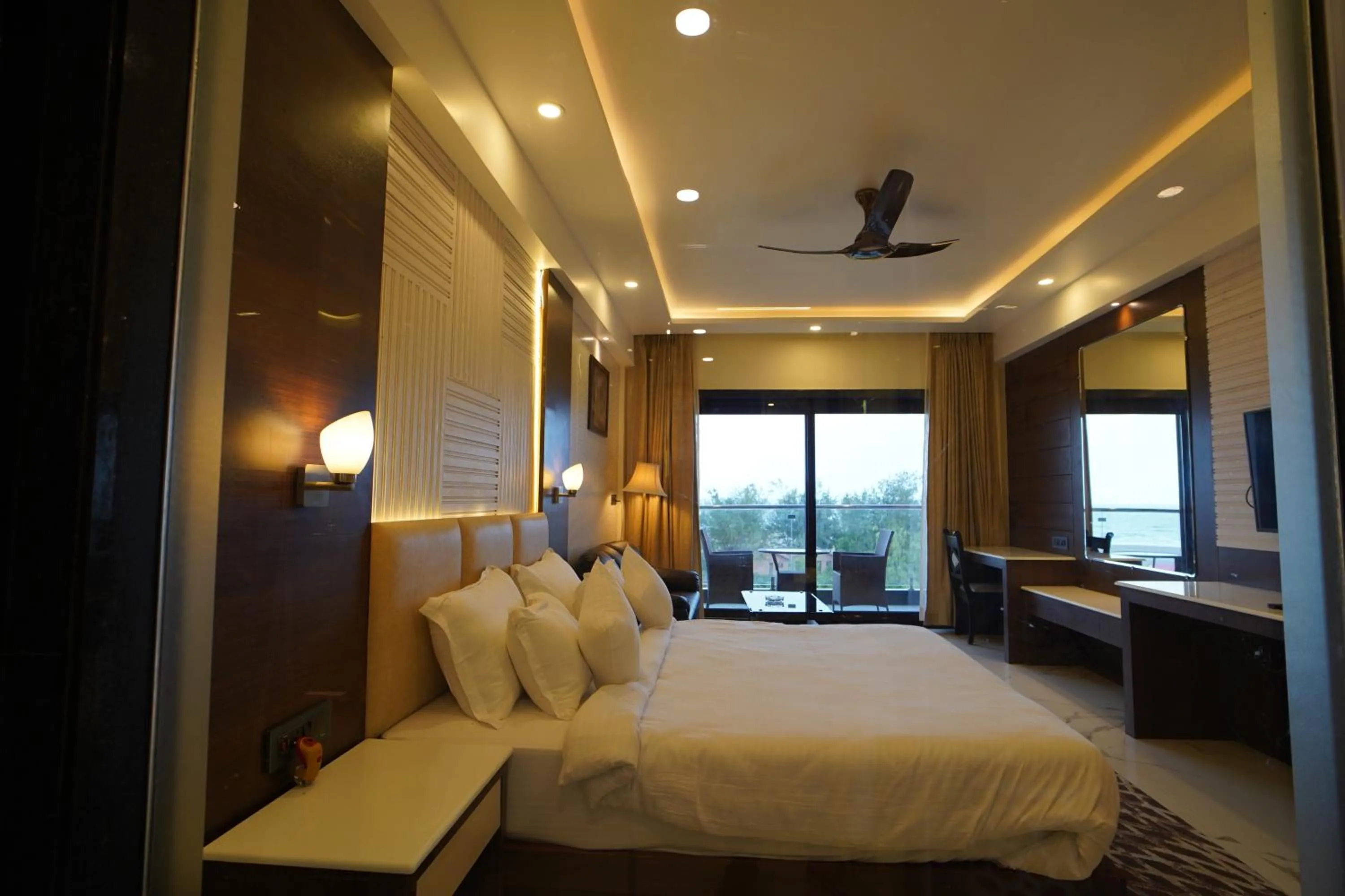 Bed in Shanti Seaview Resort & Spa