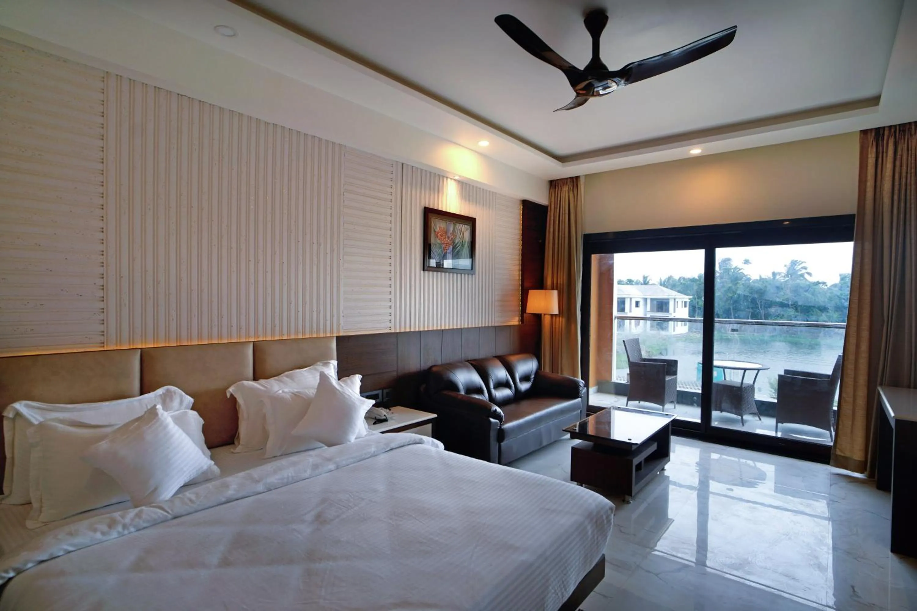 Bed in Shanti Seaview Resort & Spa