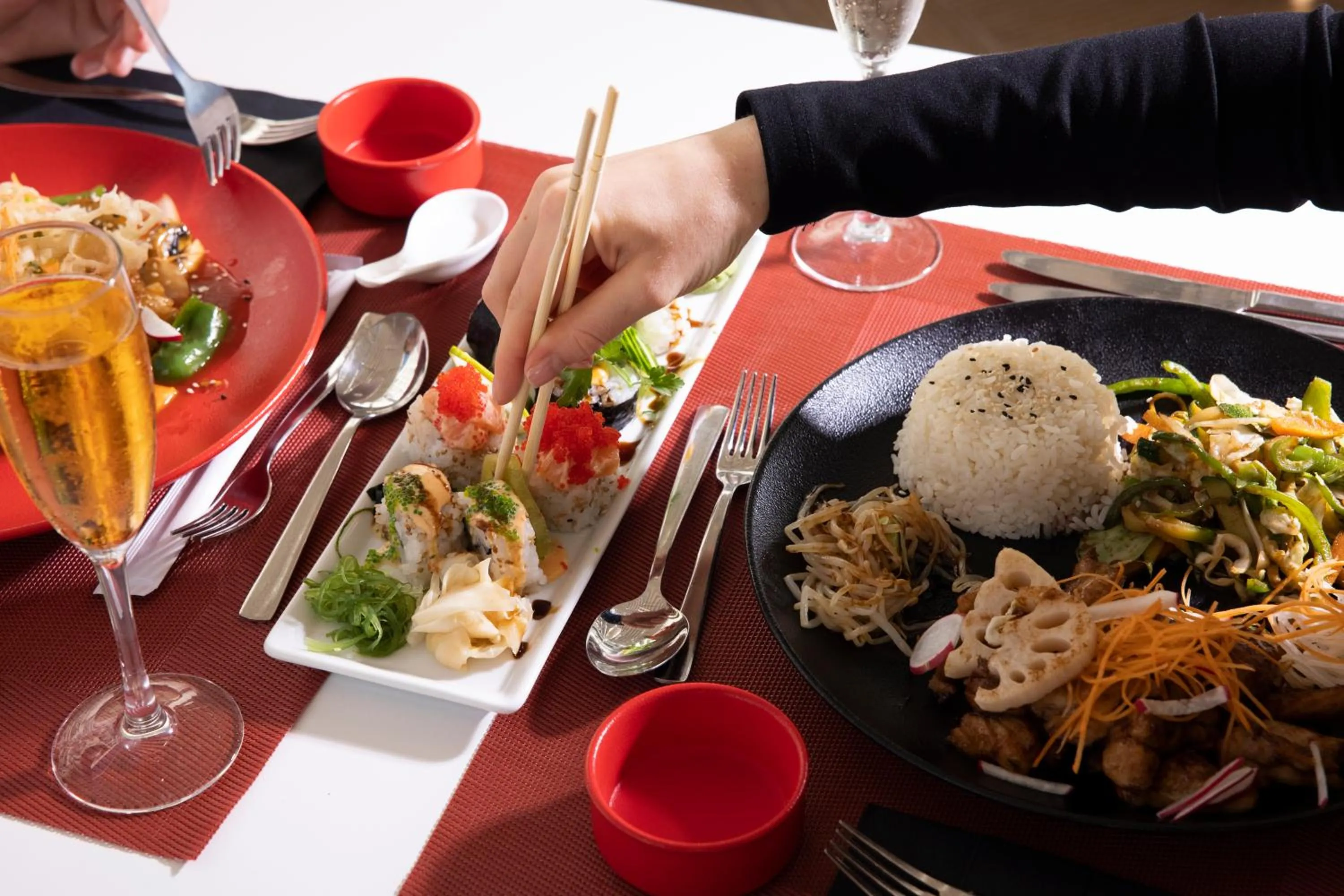 Restaurant/places to eat in Leonardo Plaza Cypria Maris Beach Hotel & Spa