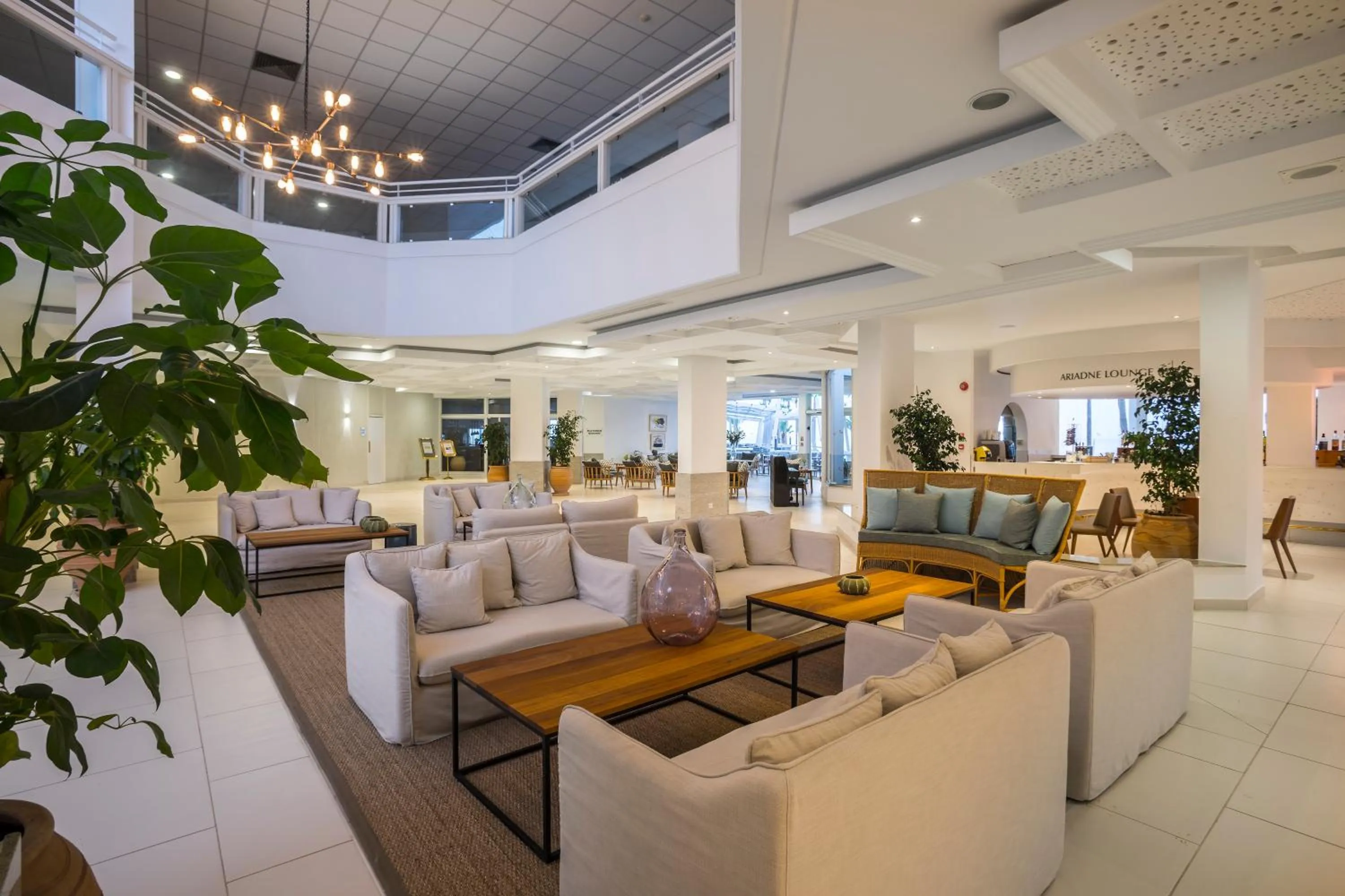 Lobby or reception in Leonardo Plaza Cypria Maris Beach Hotel & Spa