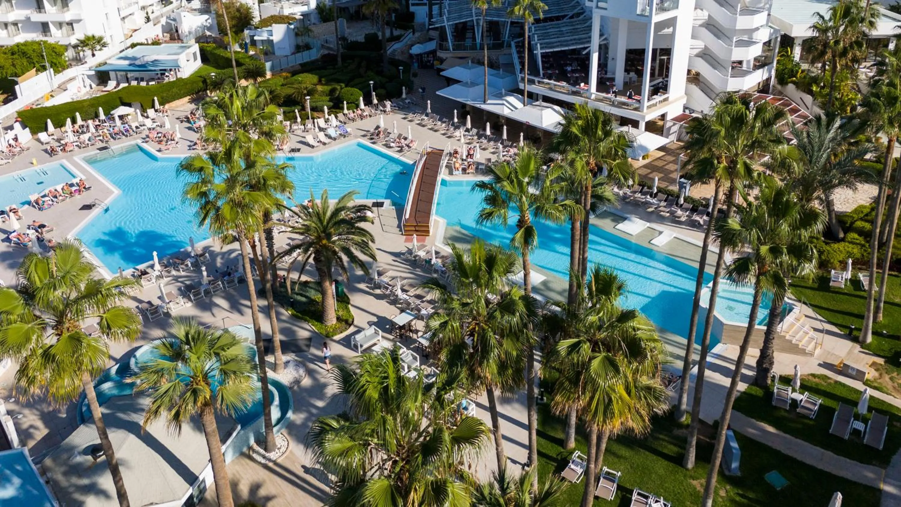 Property building in Leonardo Plaza Cypria Maris Beach Hotel & Spa