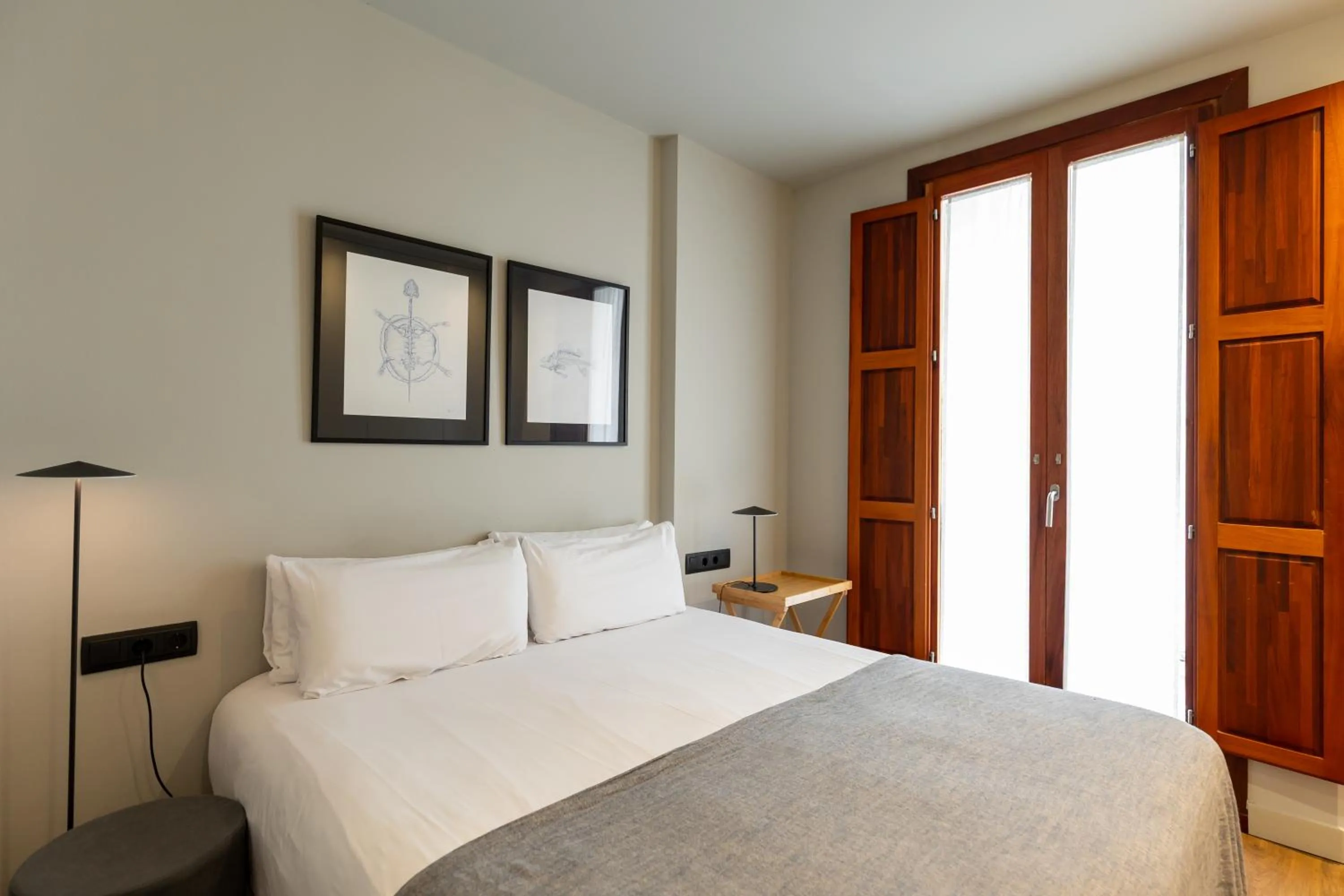 Bedroom, Bed in Uma Suites Barceloneta Beach