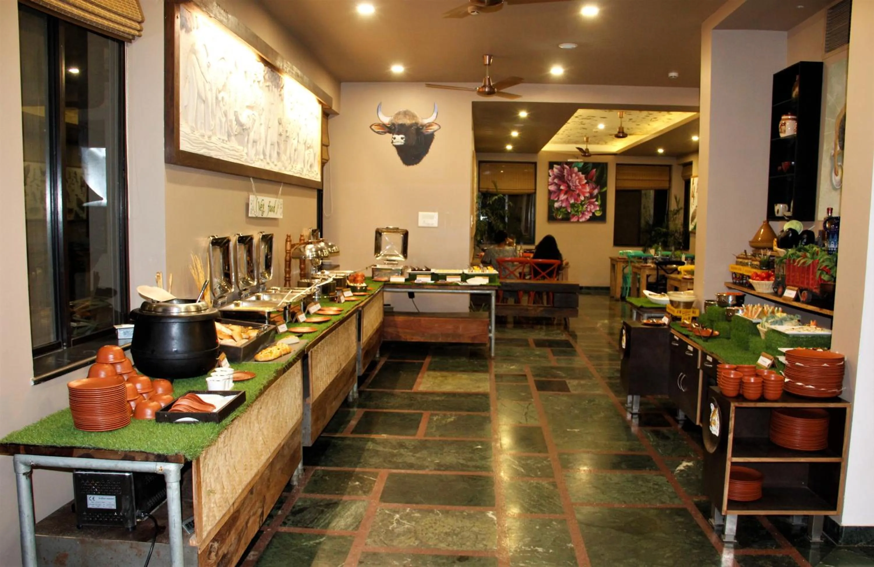 Food and drinks in Tathastu Pench