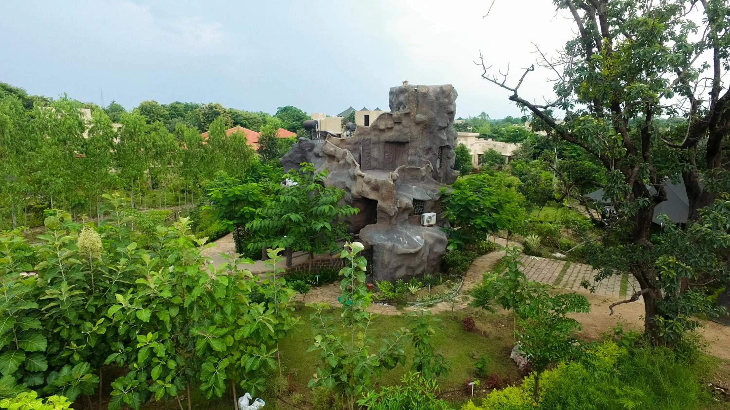 Garden in Tathastu Pench