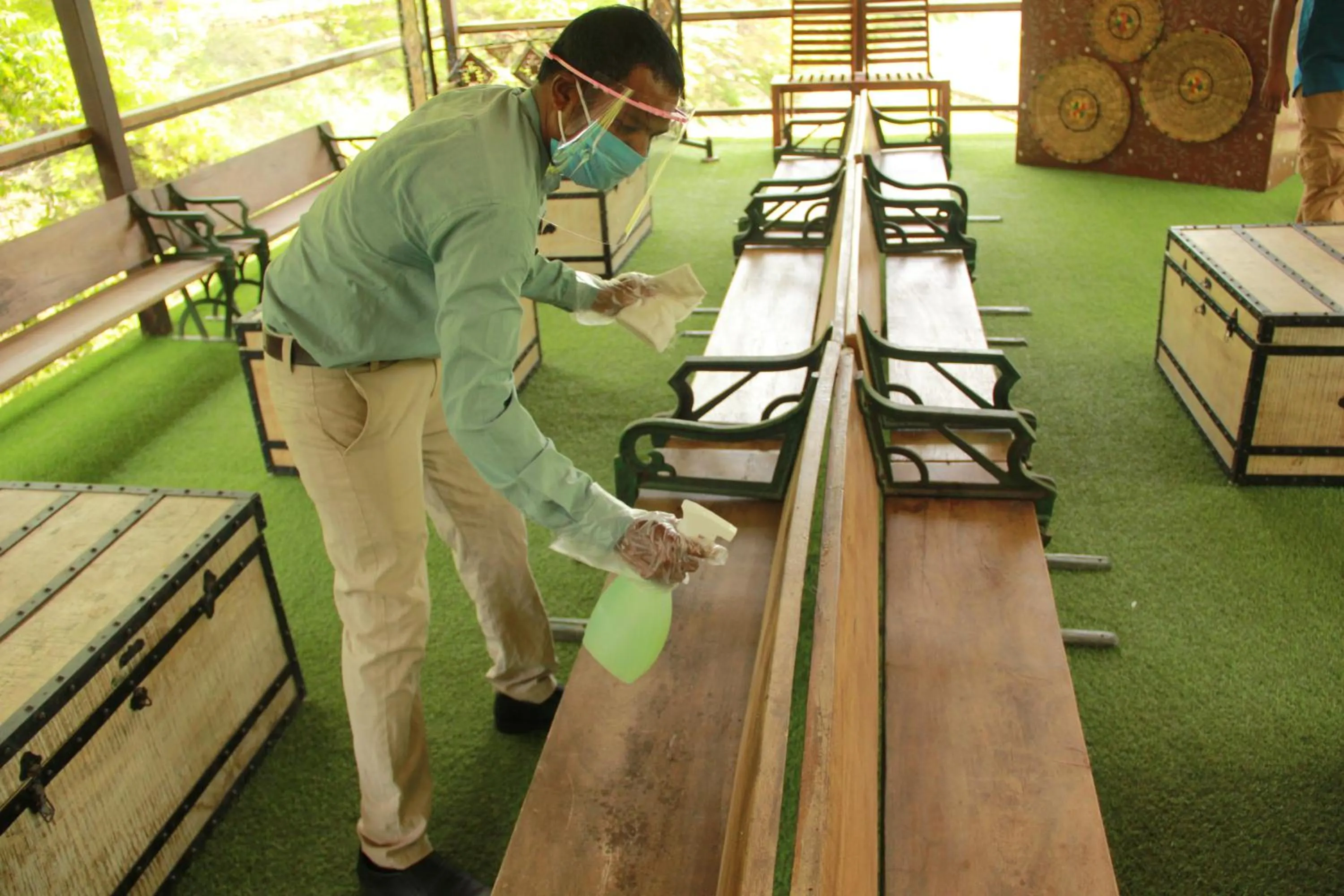 Staff in Tathastu Pench