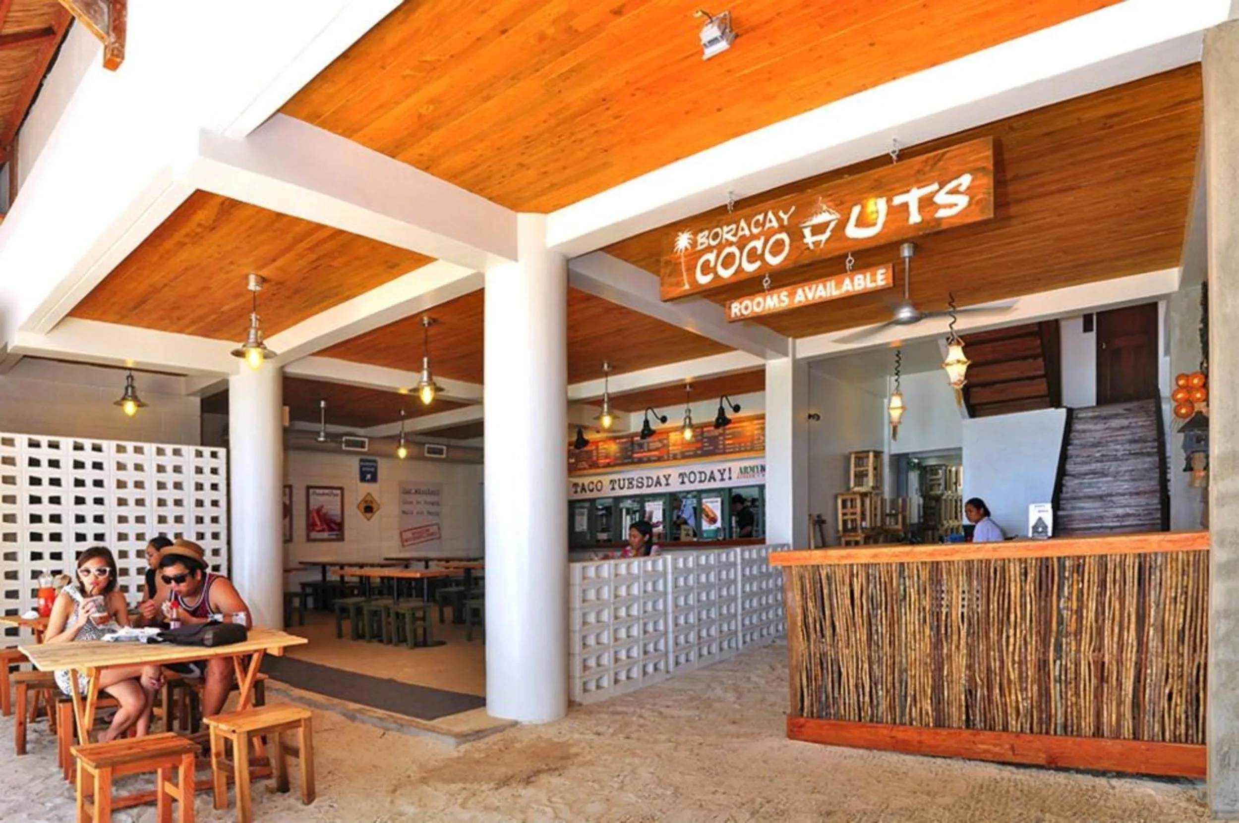 Restaurant/places to eat in Boracay Coco Huts