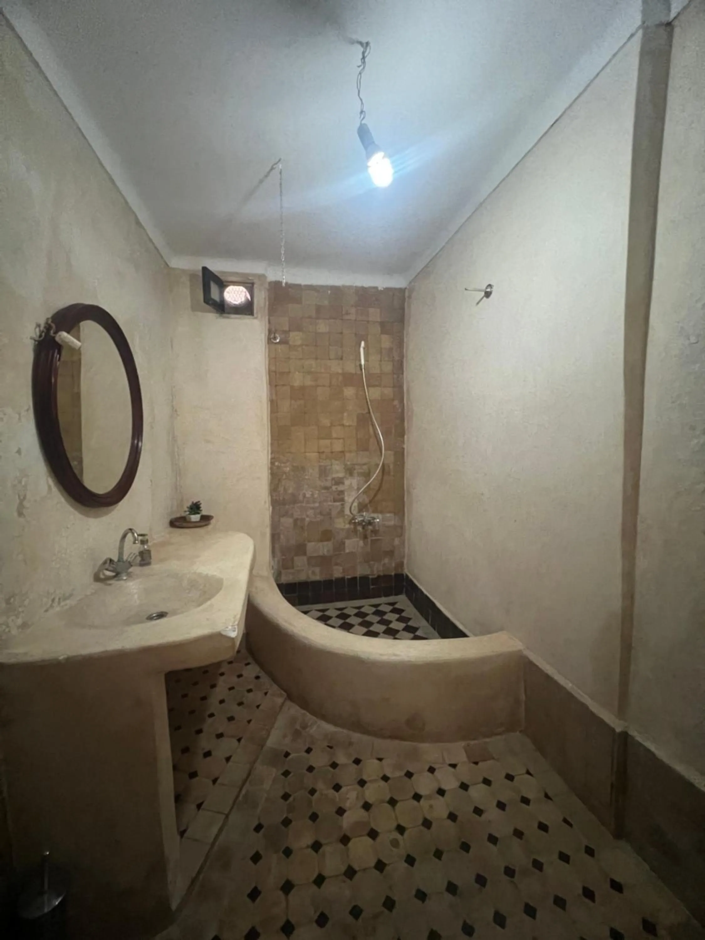 Bathroom in Riad el Adraoui