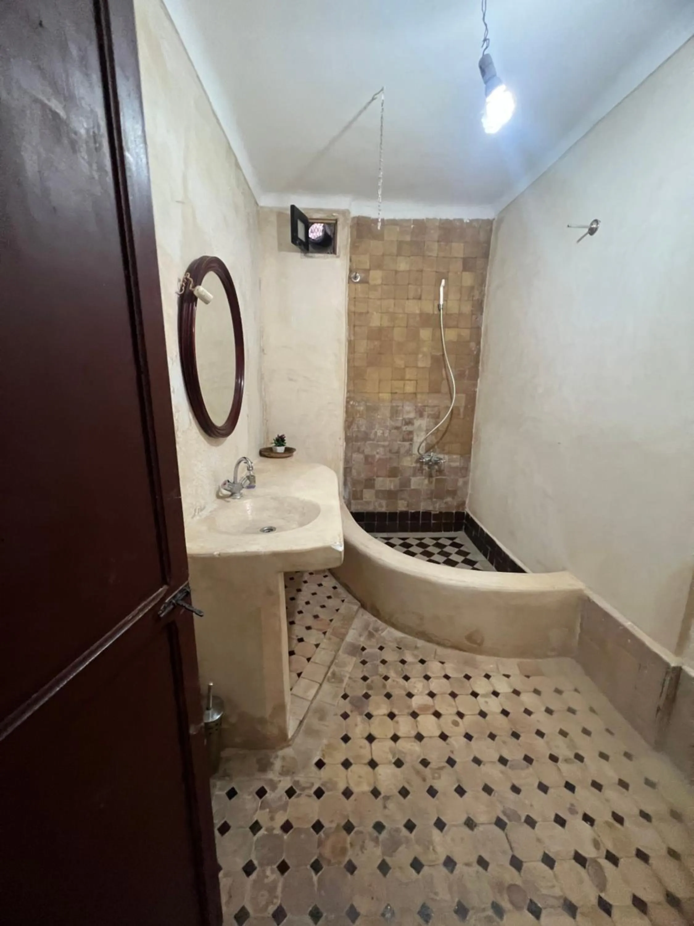 Bathroom in Riad el Adraoui