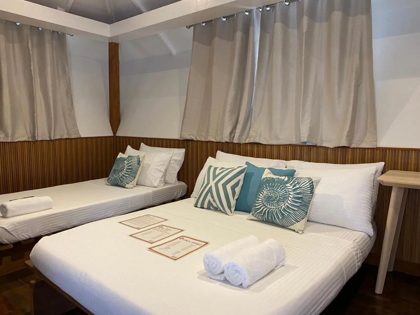 Bed in Casitas de Boracay