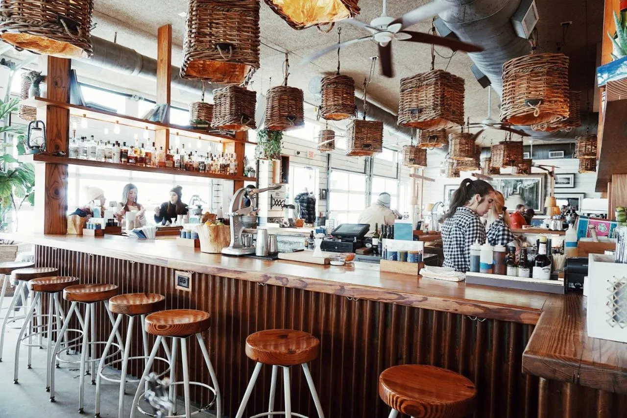 Restaurant/places to eat in Stunning Spacious Condo near Restaurants & Coffee