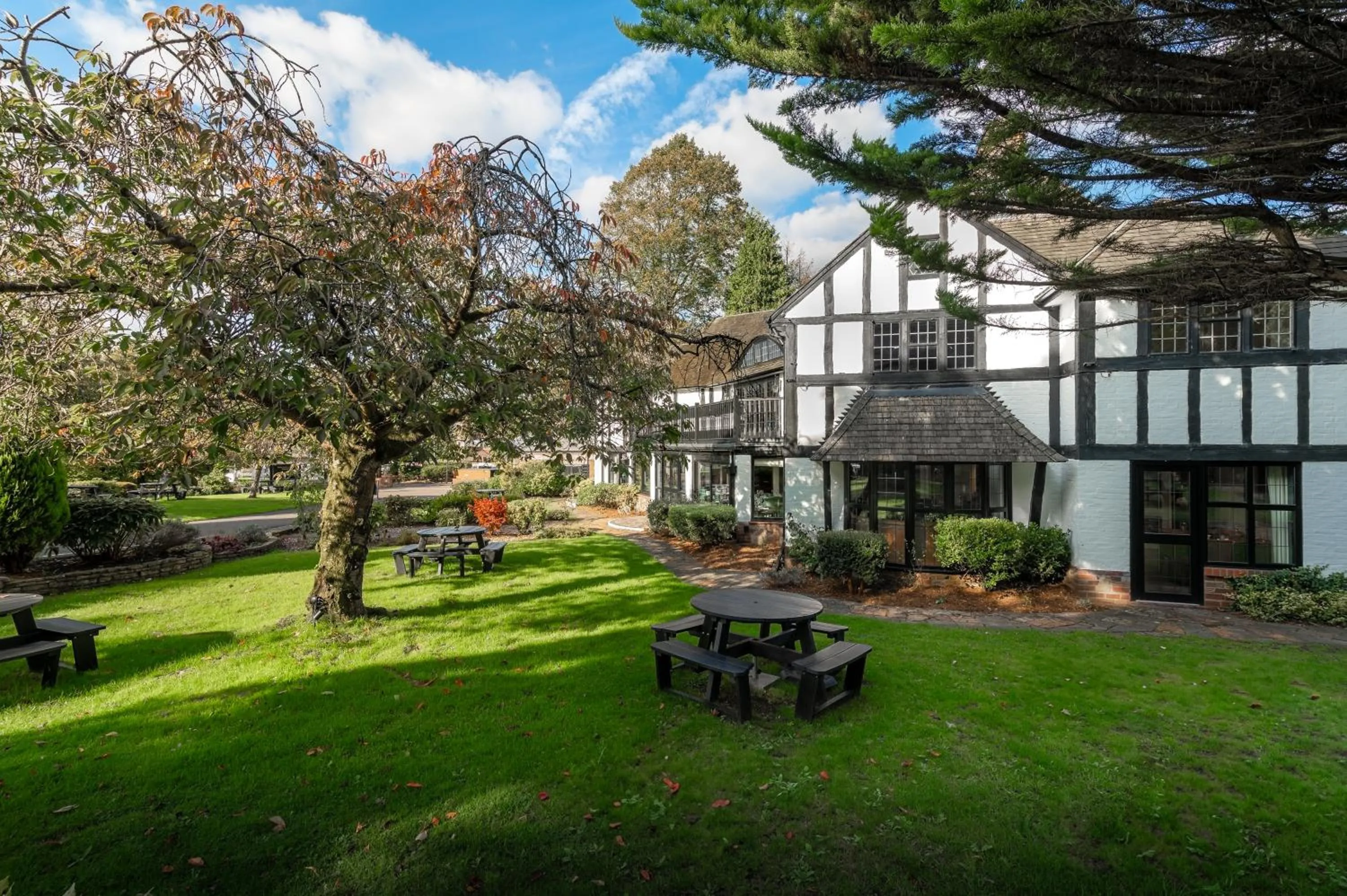 Property building in Thatchers, Leatherhead East Horsley