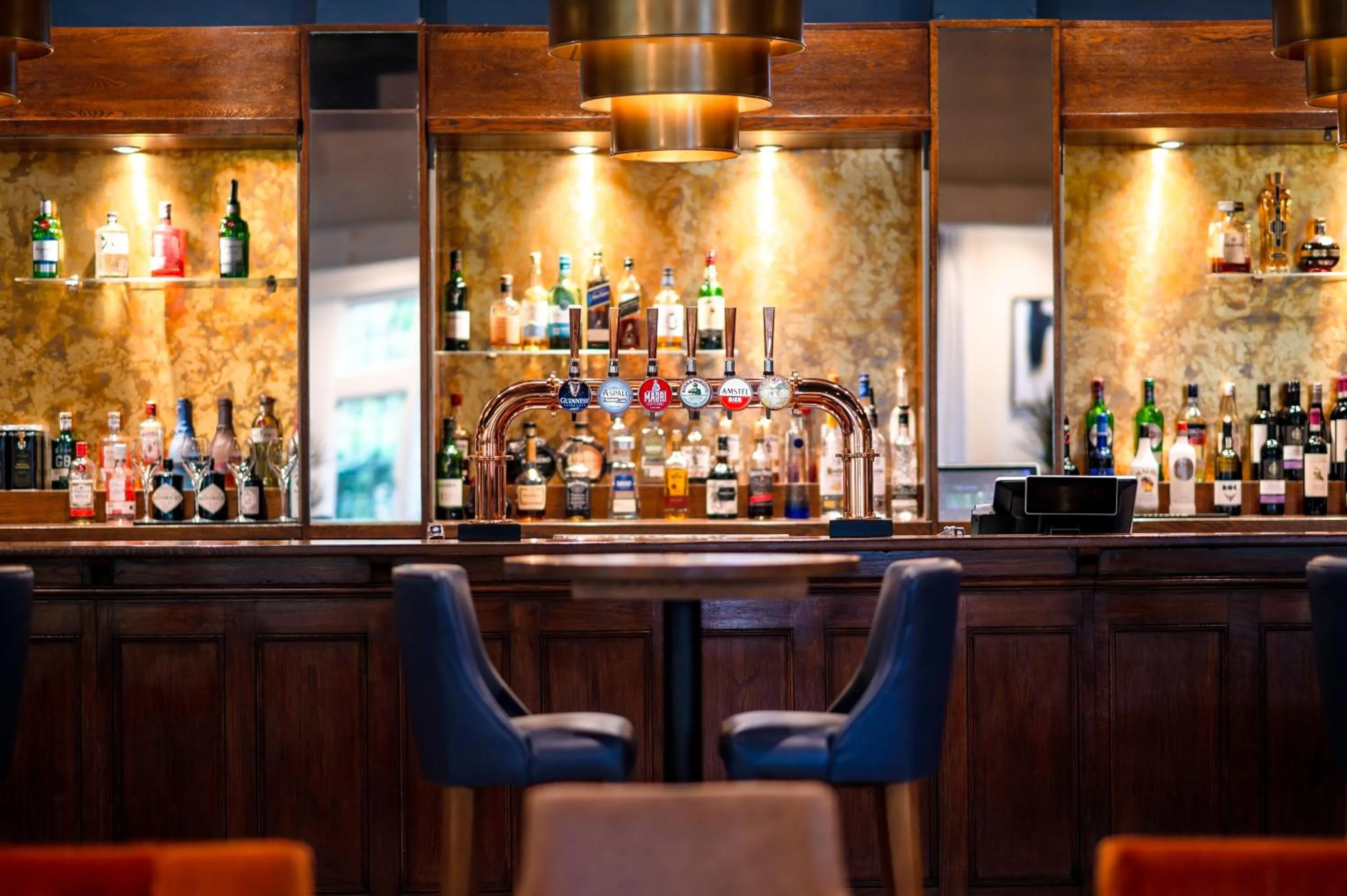 Lounge or bar in Thatchers, Leatherhead East Horsley