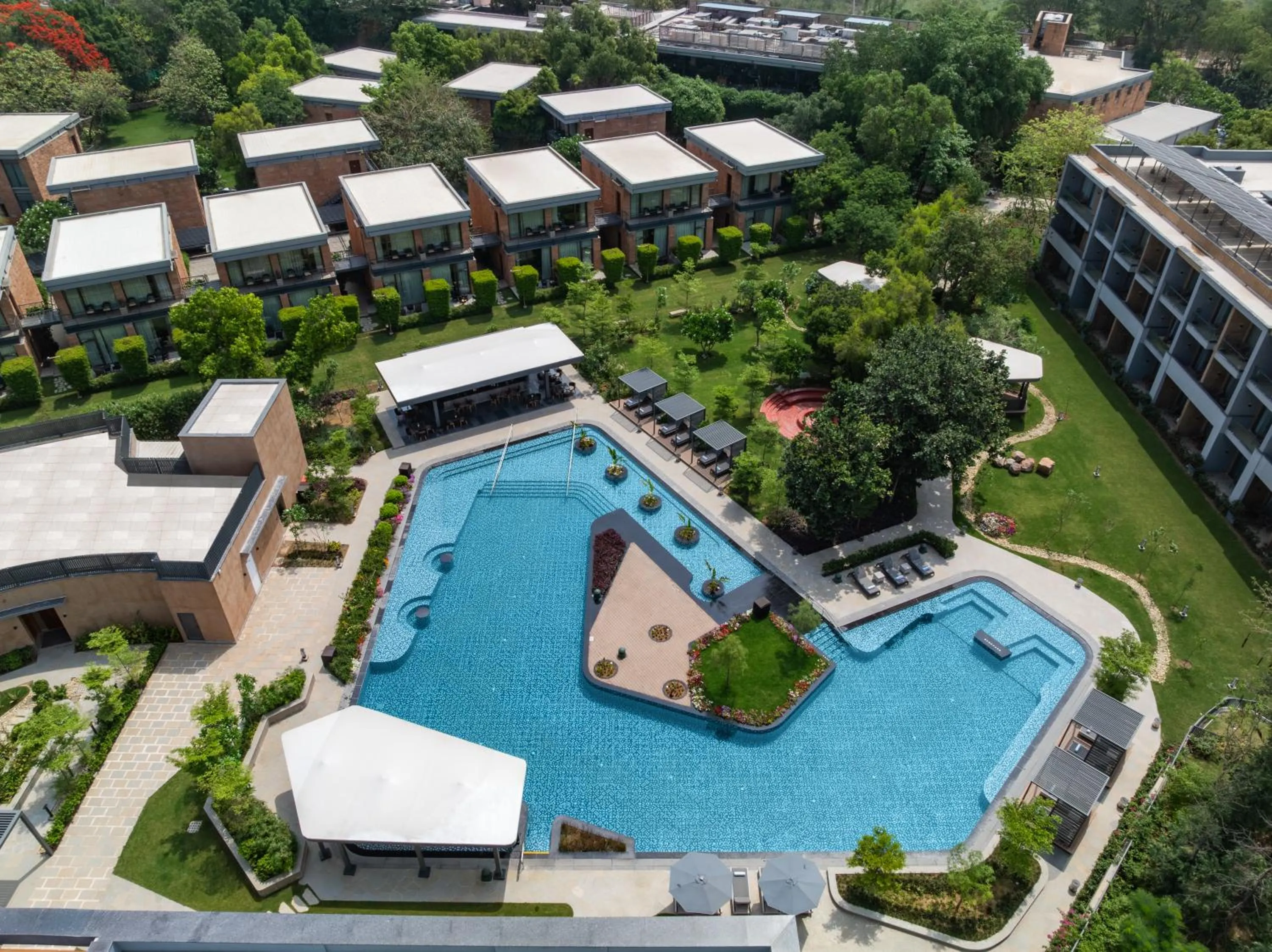 Swimming pool in Taj Damdama Lake Resort & Spa, Gurugram